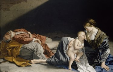 Eine Frau hält ein nackt spielendes Baby, während ein älterer Mann im Hintergrund schläft. Die Szene ist von sanften Licht- und Schatteneffekten geprägt, die die Emotionen und Intimität des Moments betonen. Die Figuren sind in historischer Kleidung.