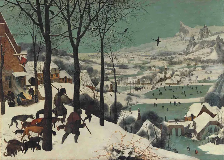 Eine Winterlandschaft mit schneebedeckten Hügeln, Jagdhunden und Jägern in der Vordergrund. Im Hintergrund sieht man ein zugefrorenes Gewässer, auf dem Menschen Eislaufen. Die Szene wird von kahlen Bäumen und traditionellen Gebäuden umrahmt, während die Berge im Hintergrund sichtbar sind.