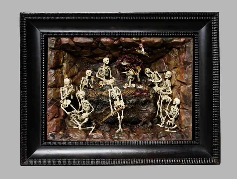 Daniel Neuberger, Der Tod Kaiser Ferdinands III. als Sinnbild der Vergänglichkeit, Wien, um 1660, Wachs, Blei, Holz, Glas, Muschel, Trockenblumen, Pergament, Kaiserliche Schatzkammer Wien, Inv.-Nr. GS Kap. 244, © KHM-Museumsverband