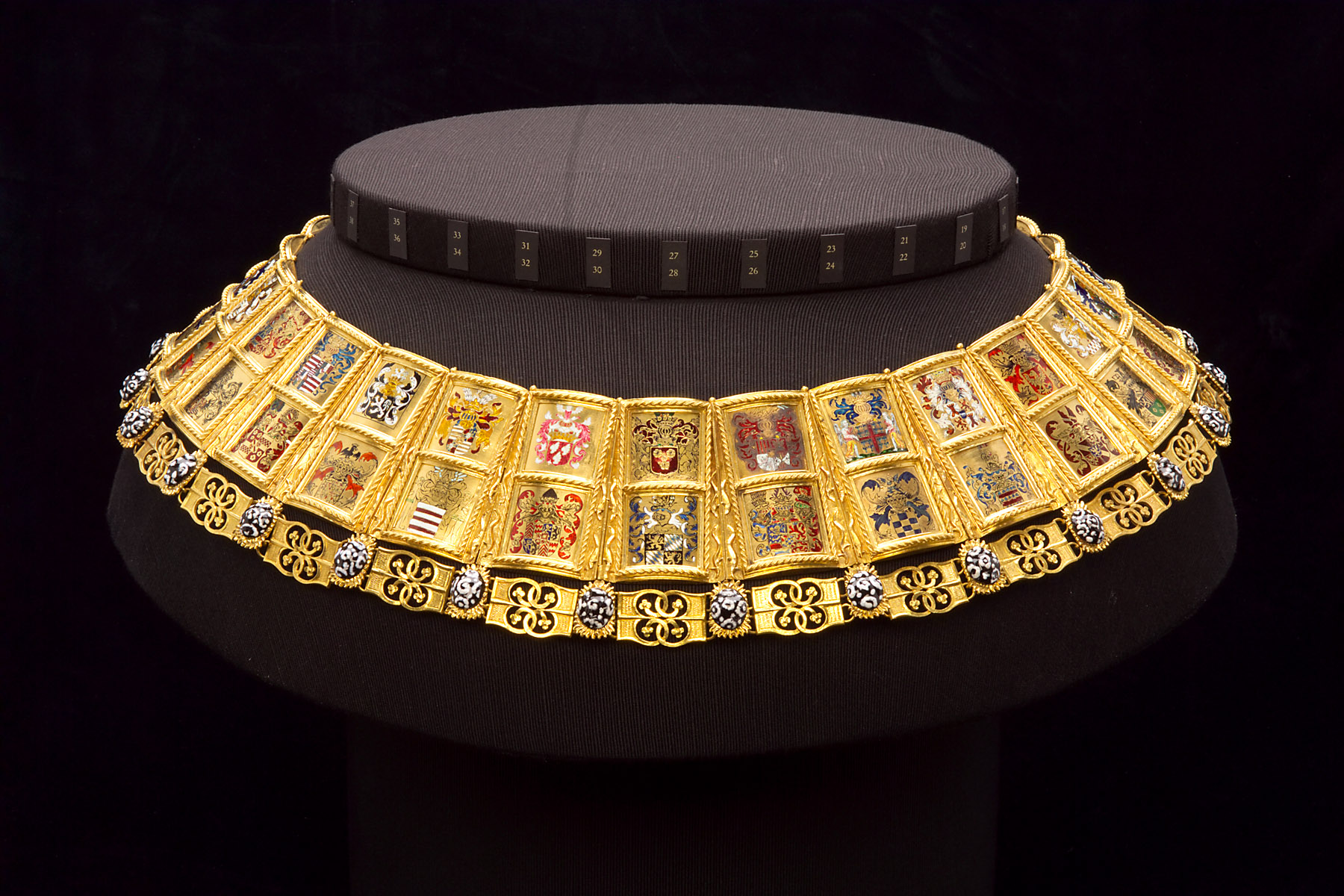 Die Potence (Wappenkette) für den Herold des Ordens vom Goldenen Vlies