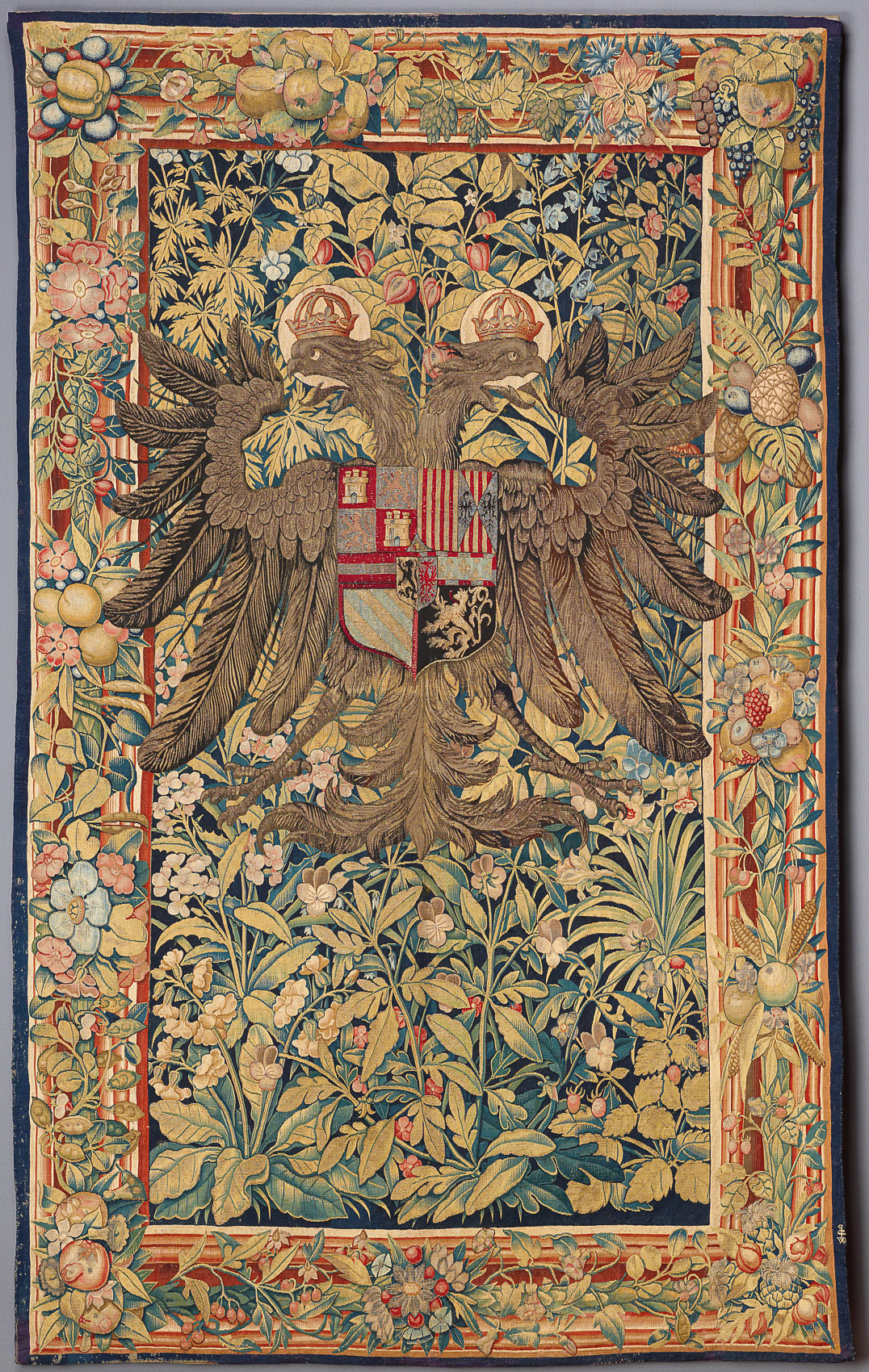 7. Ein gekrönter kaiserlich römischer Doppeladler in einer Verdüre