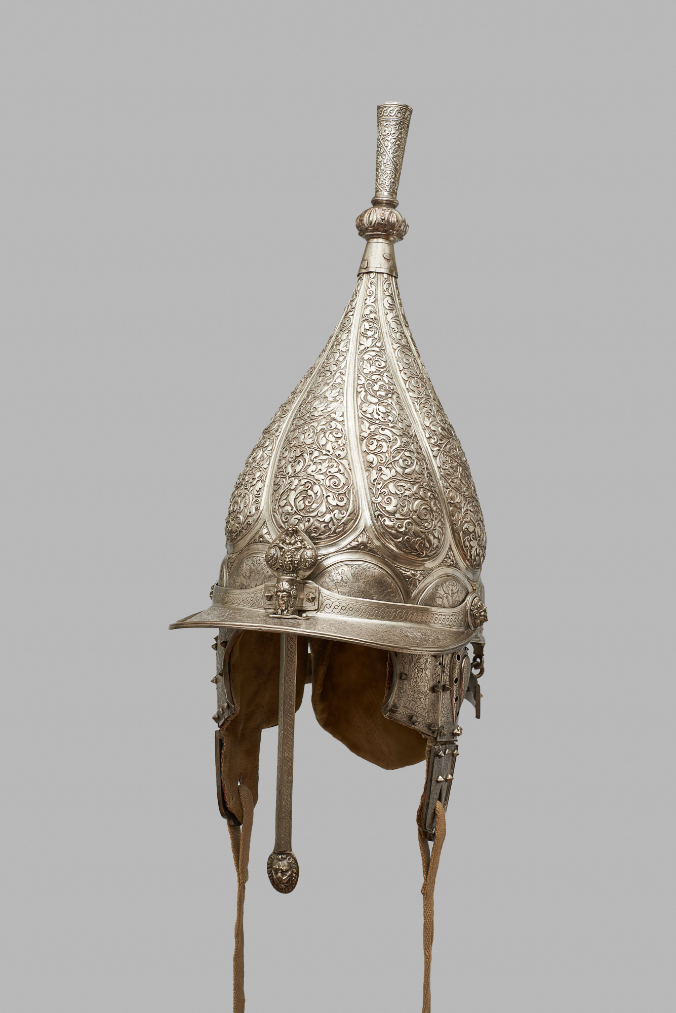 Ungarische Sturmhaube der Silbernen Husarischen Rüstung