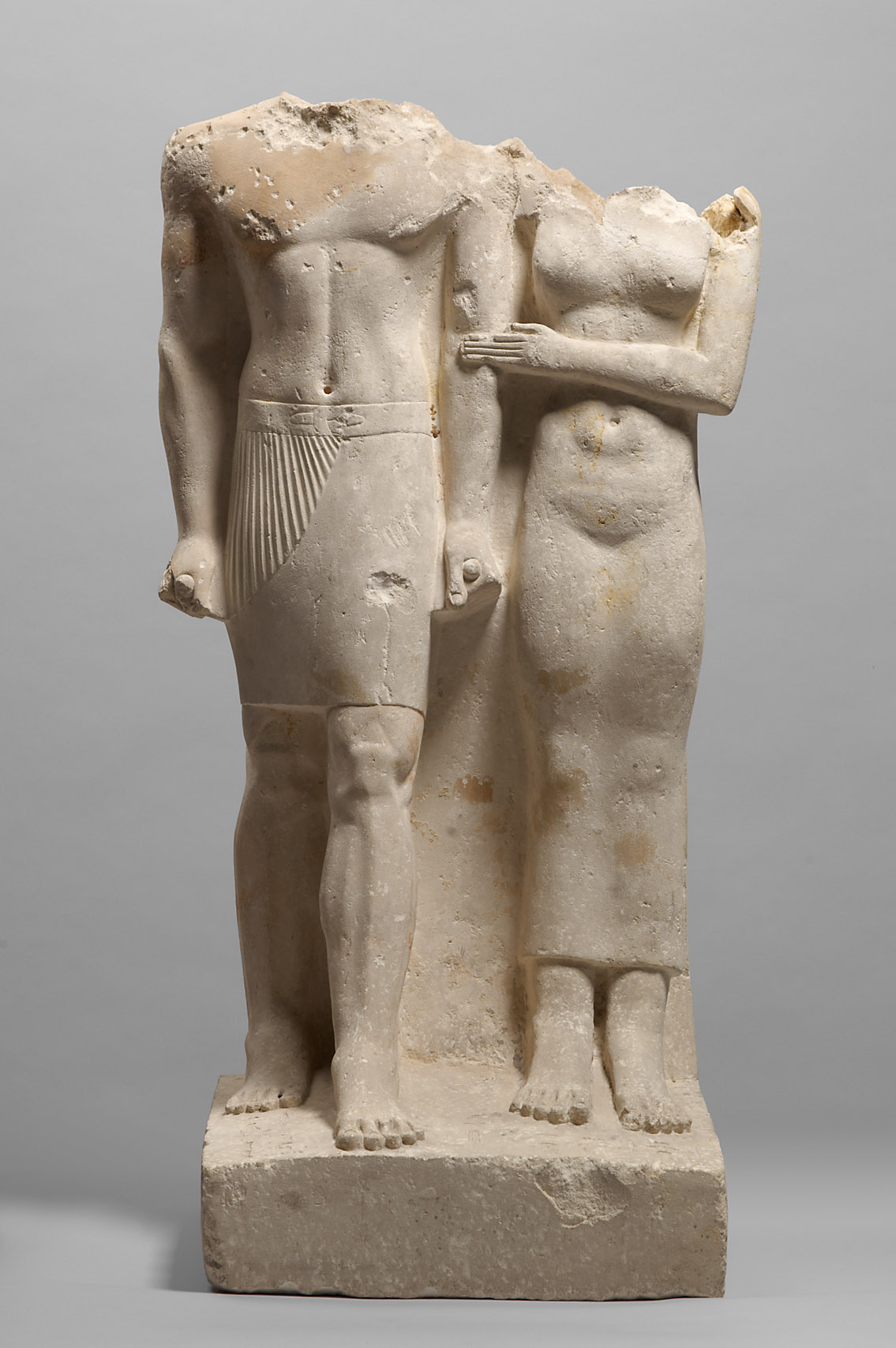 Gruppenstandbild des Pehen-ptah und seiner Mutter Imen-djefa-es
