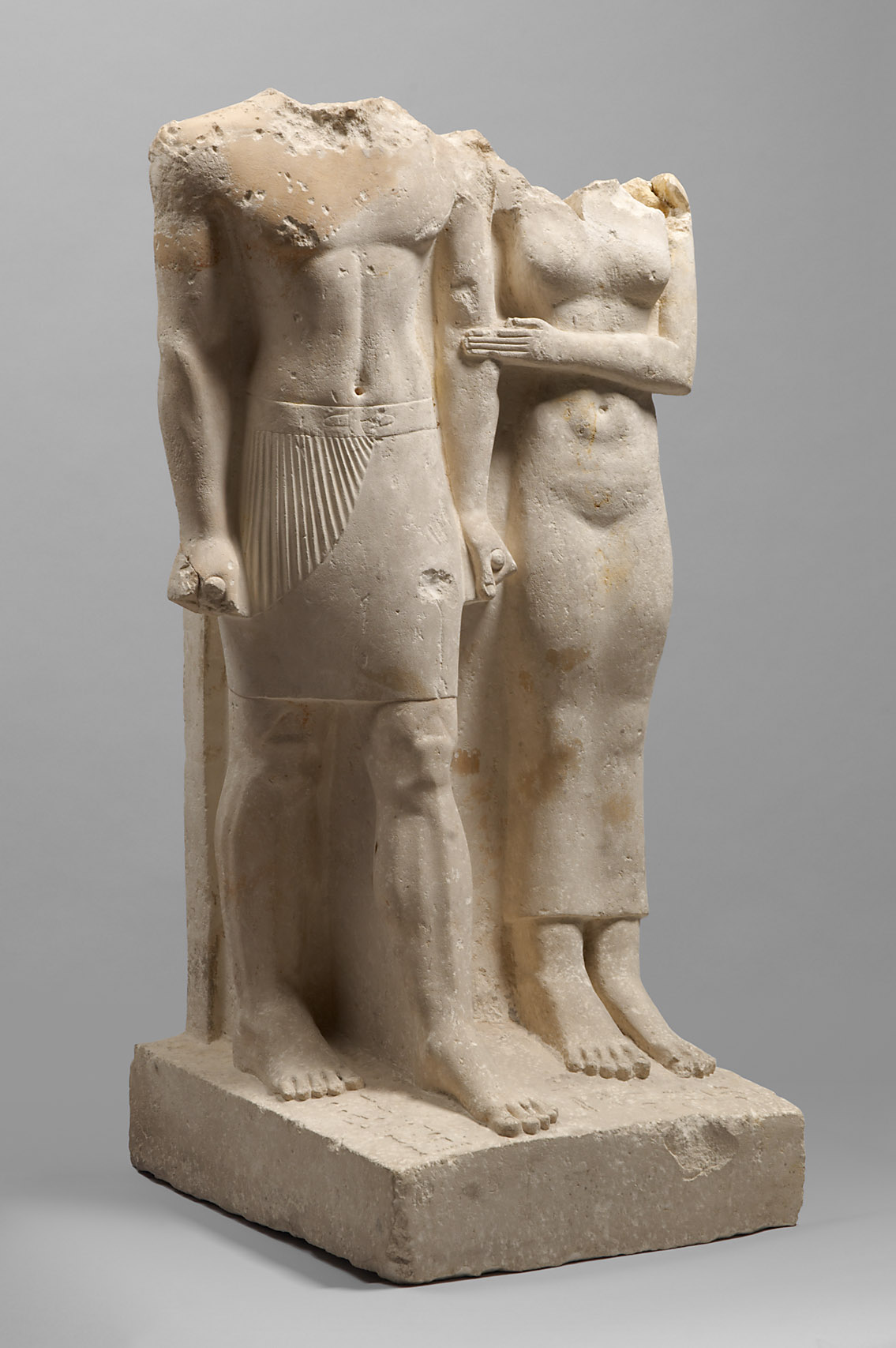 Gruppenstandbild des Pehen-ptah und seiner Mutter Imen-djefa-es