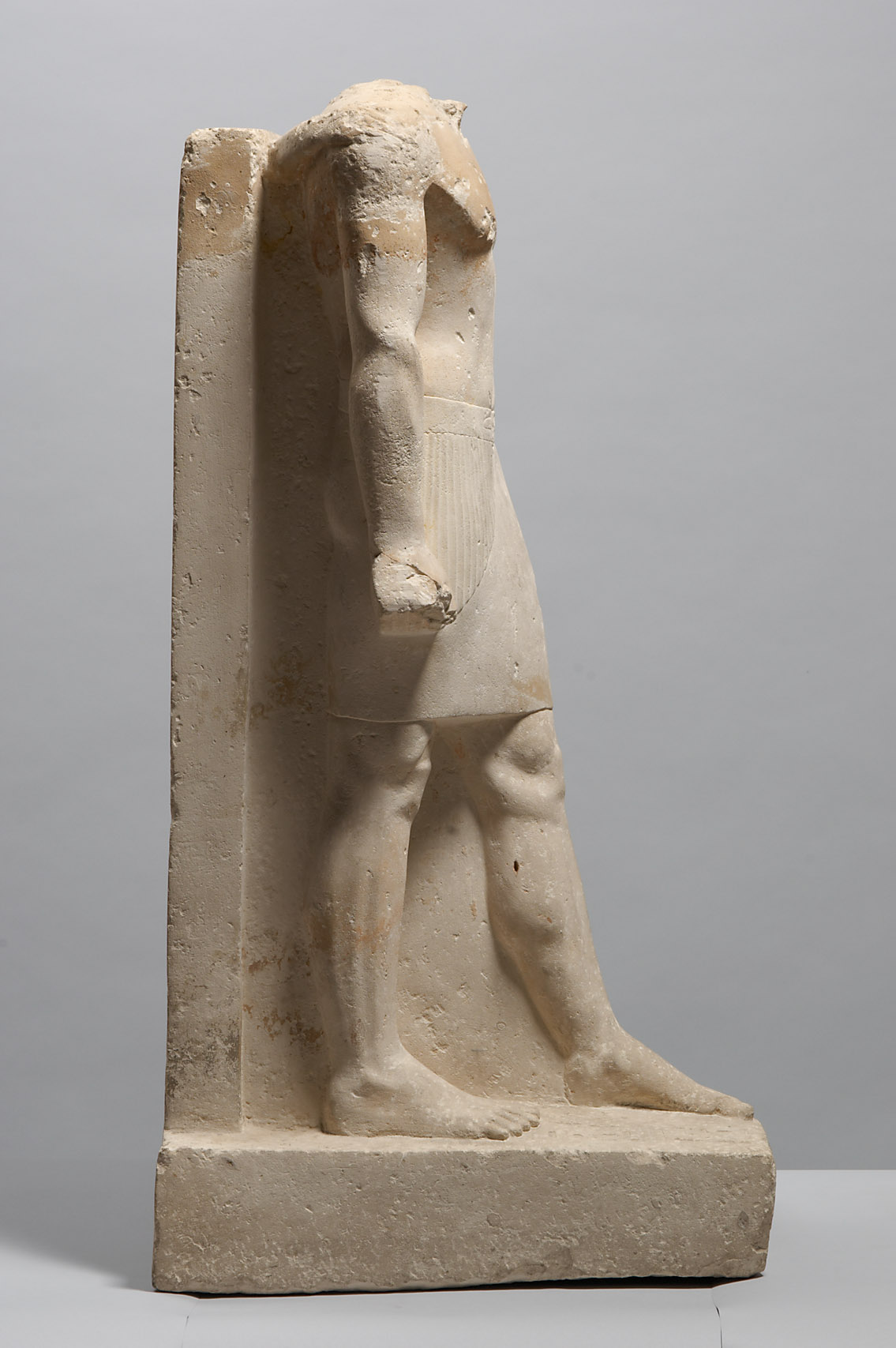 Gruppenstandbild des Pehen-ptah und seiner Mutter Imen-djefa-es