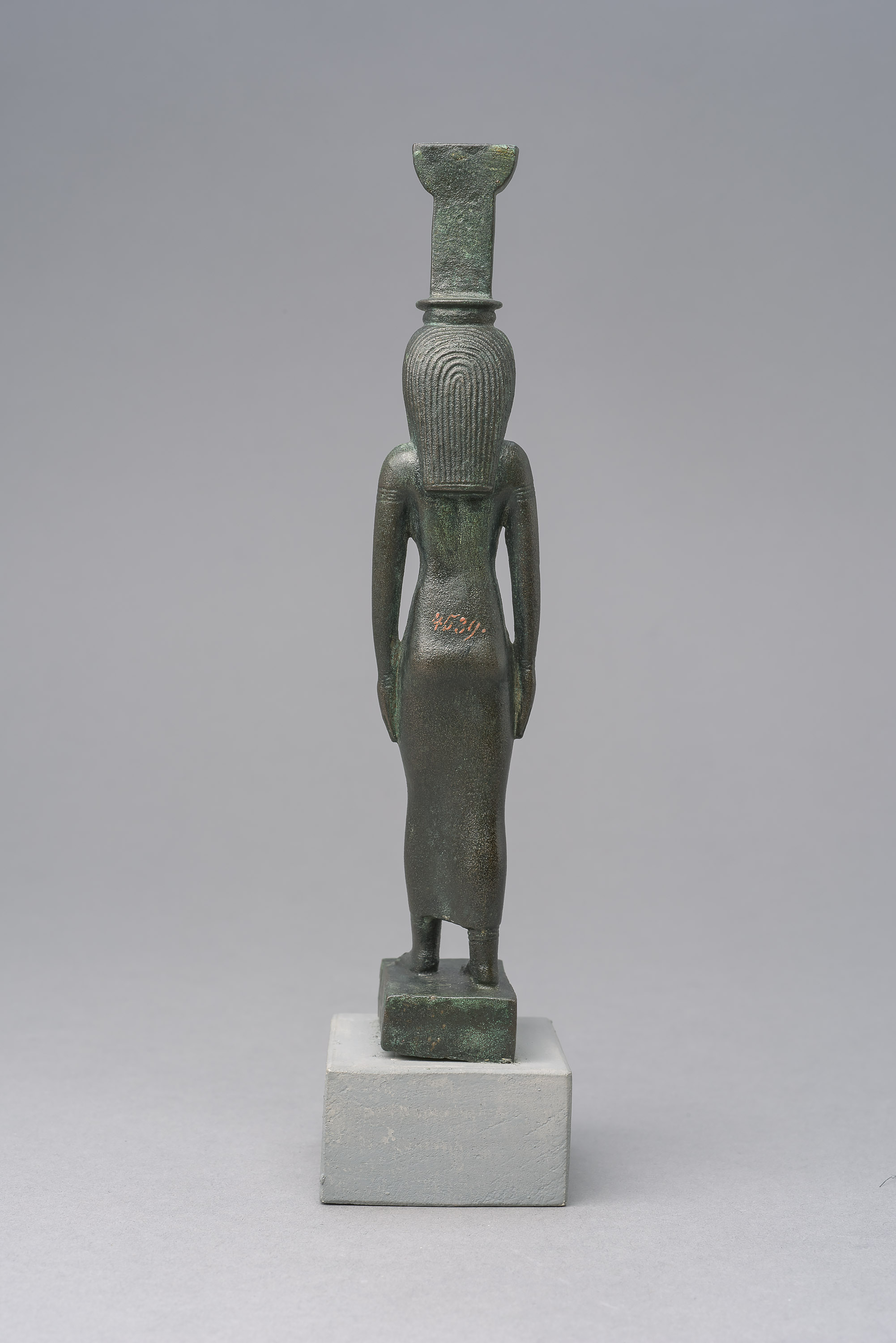 Göttin Nephthys, schreitend