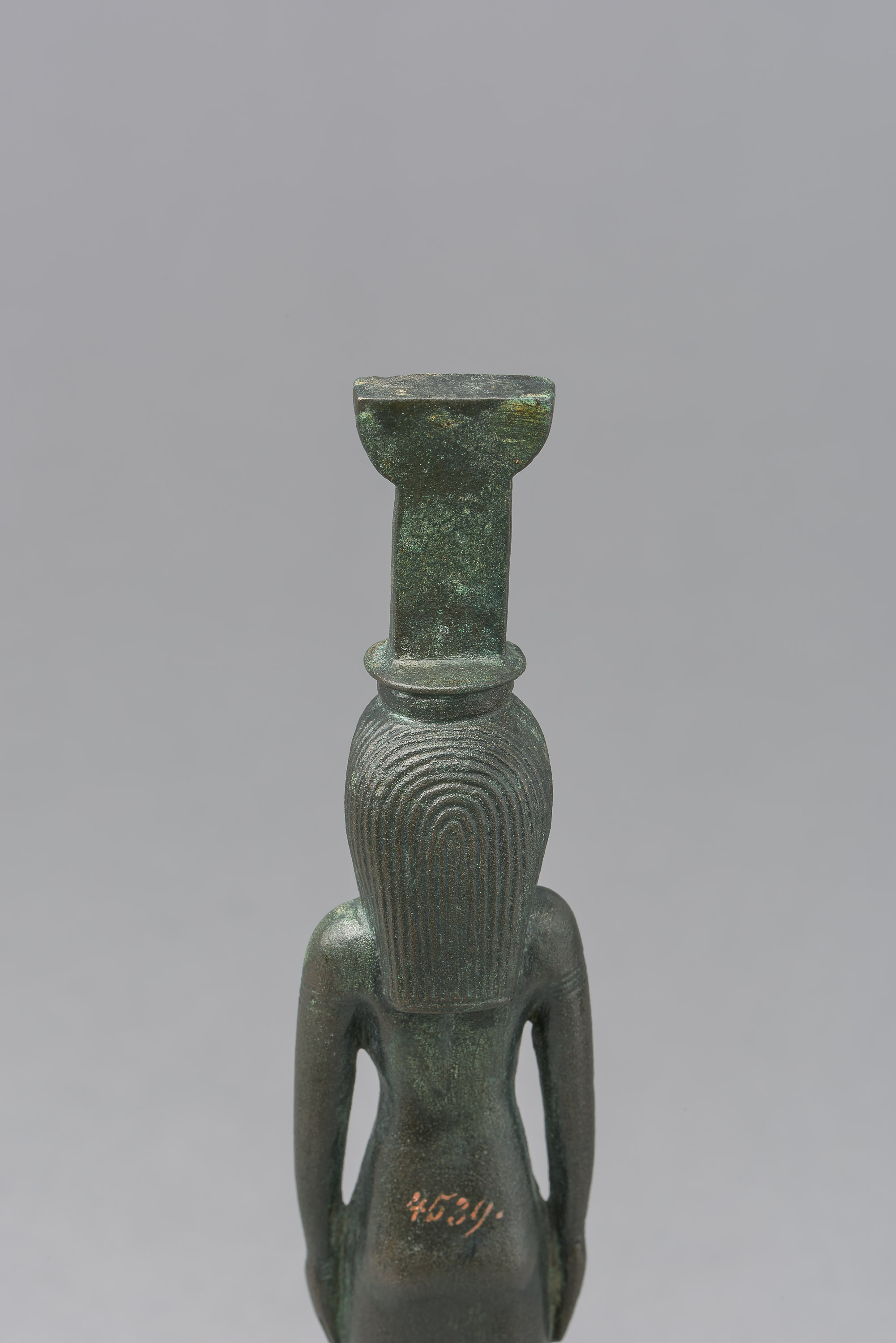 Göttin Nephthys, schreitend
