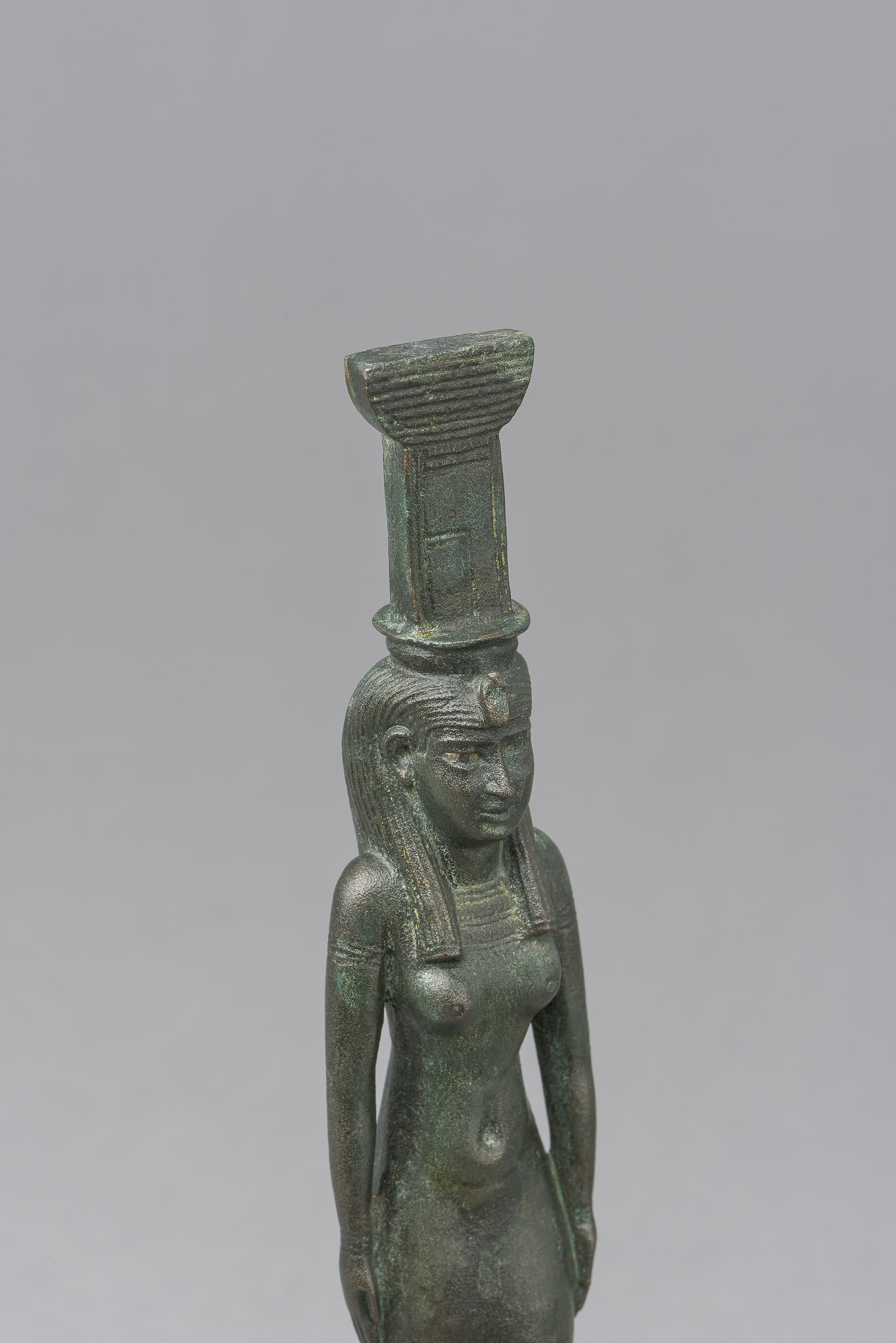 Göttin Nephthys, schreitend