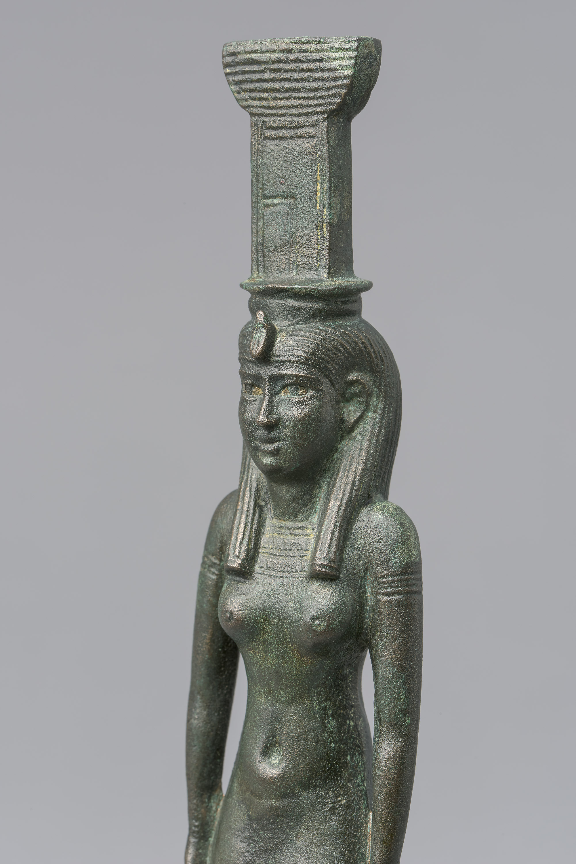 Göttin Nephthys, schreitend