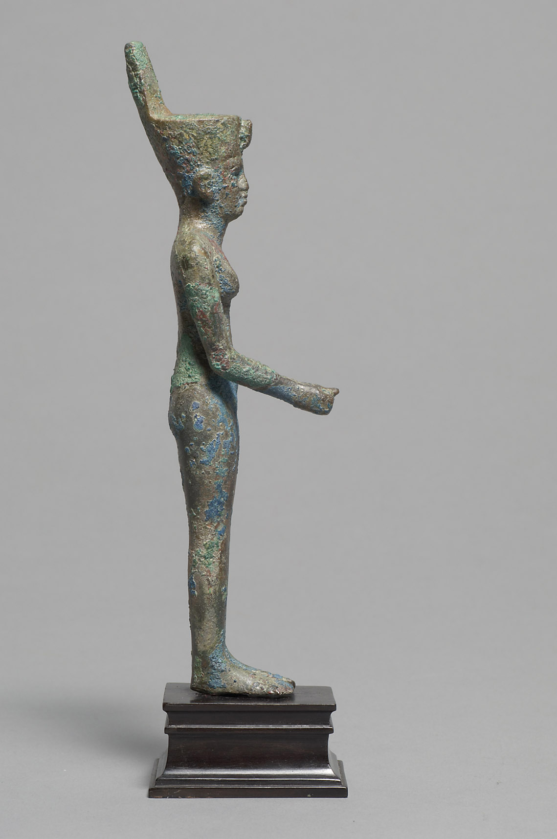 Stehende Göttin Neith