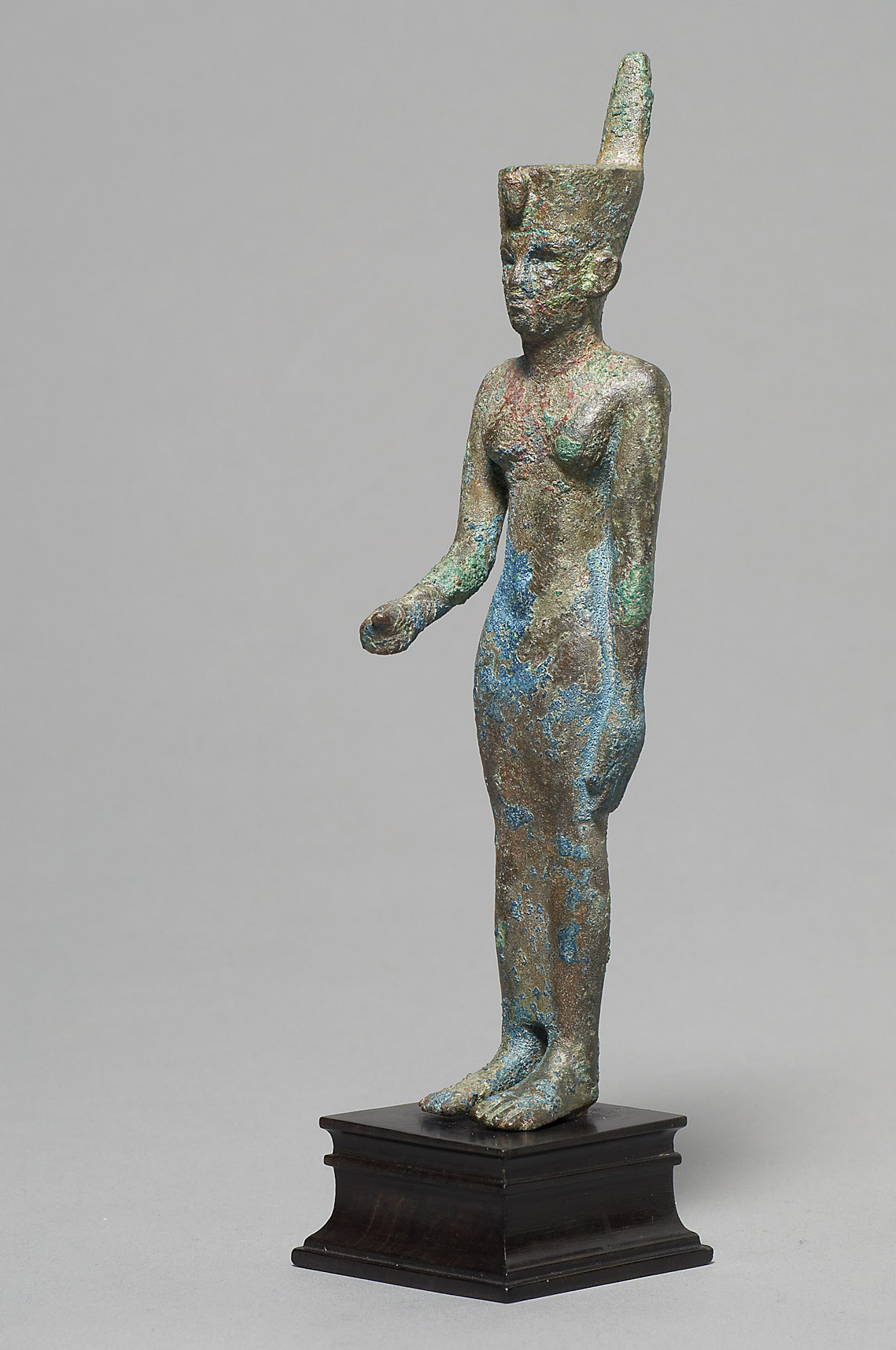 Stehende Göttin Neith
