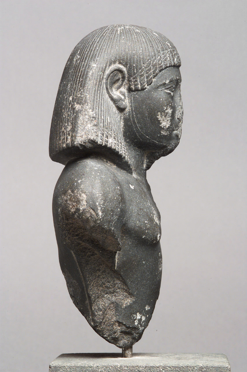 Fragmentierte Büste der Statuette eines Mannes