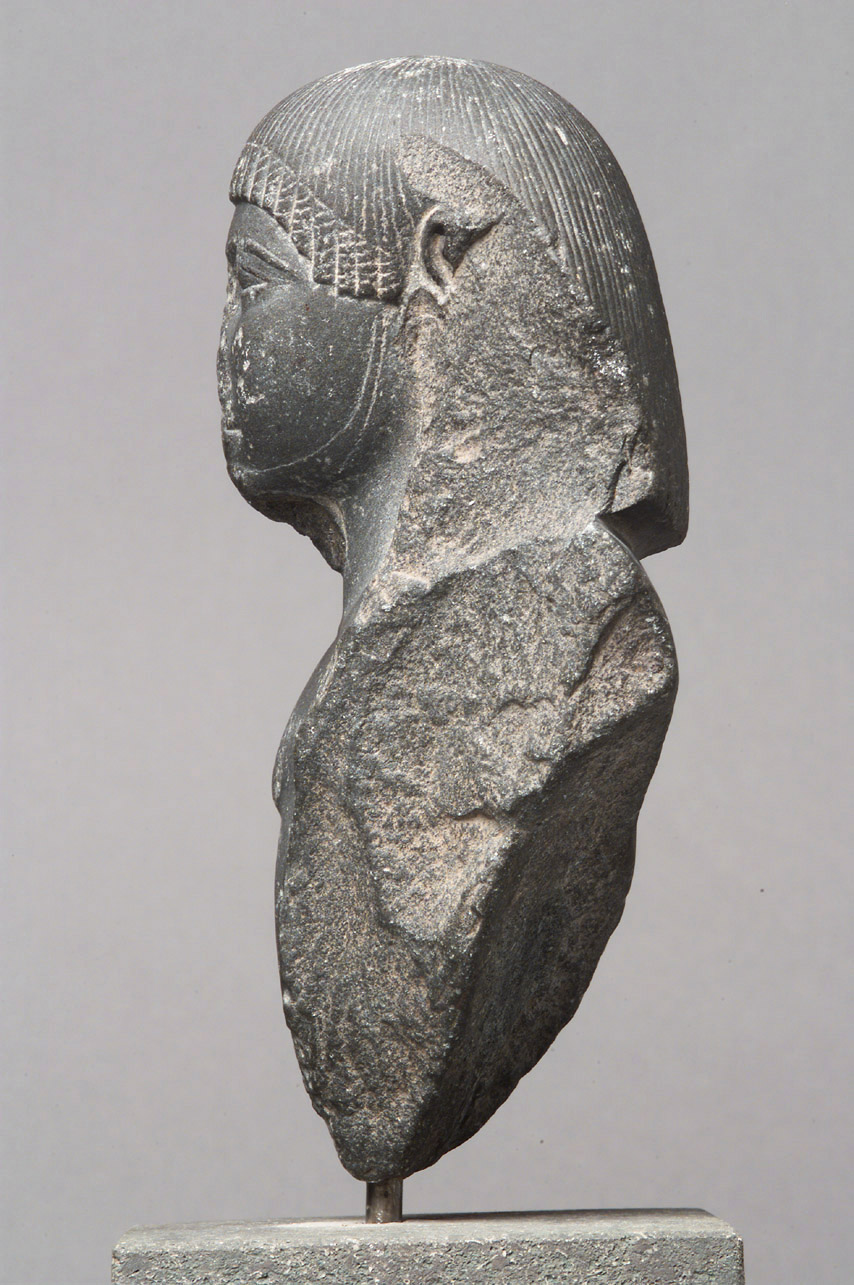 Fragmentierte Büste der Statuette eines Mannes