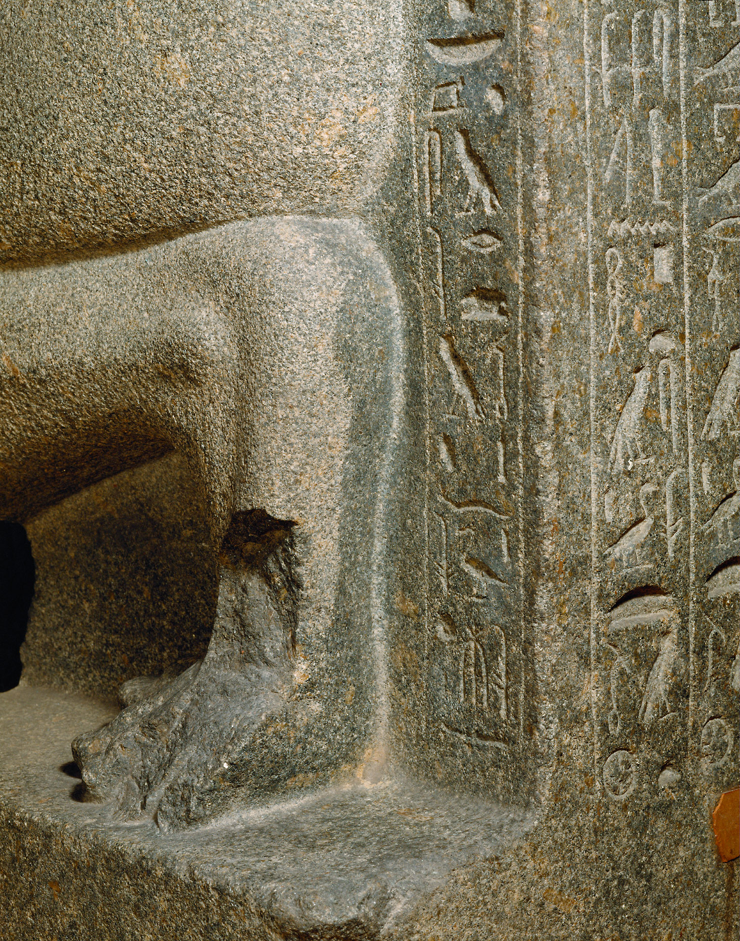 Fragmentierte Statue des Cha-em-waset