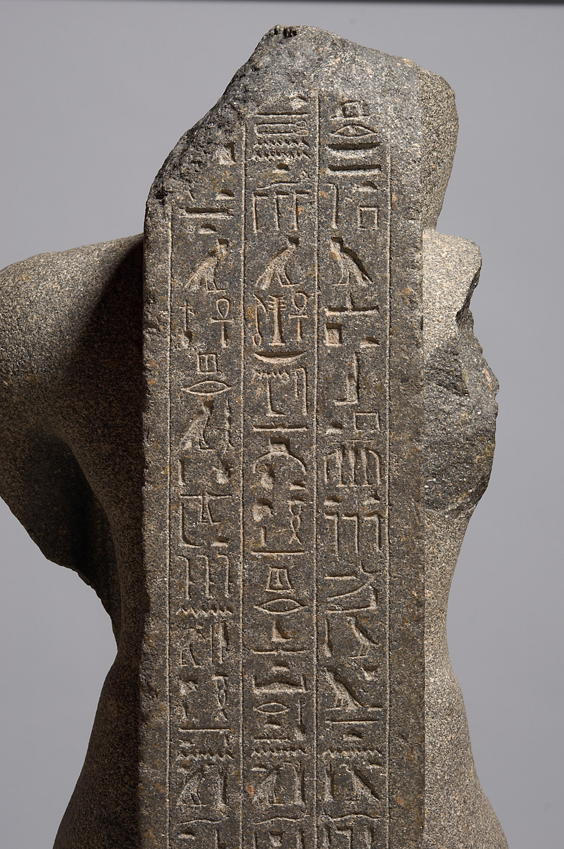 Fragmentierte Statue des Cha-em-waset