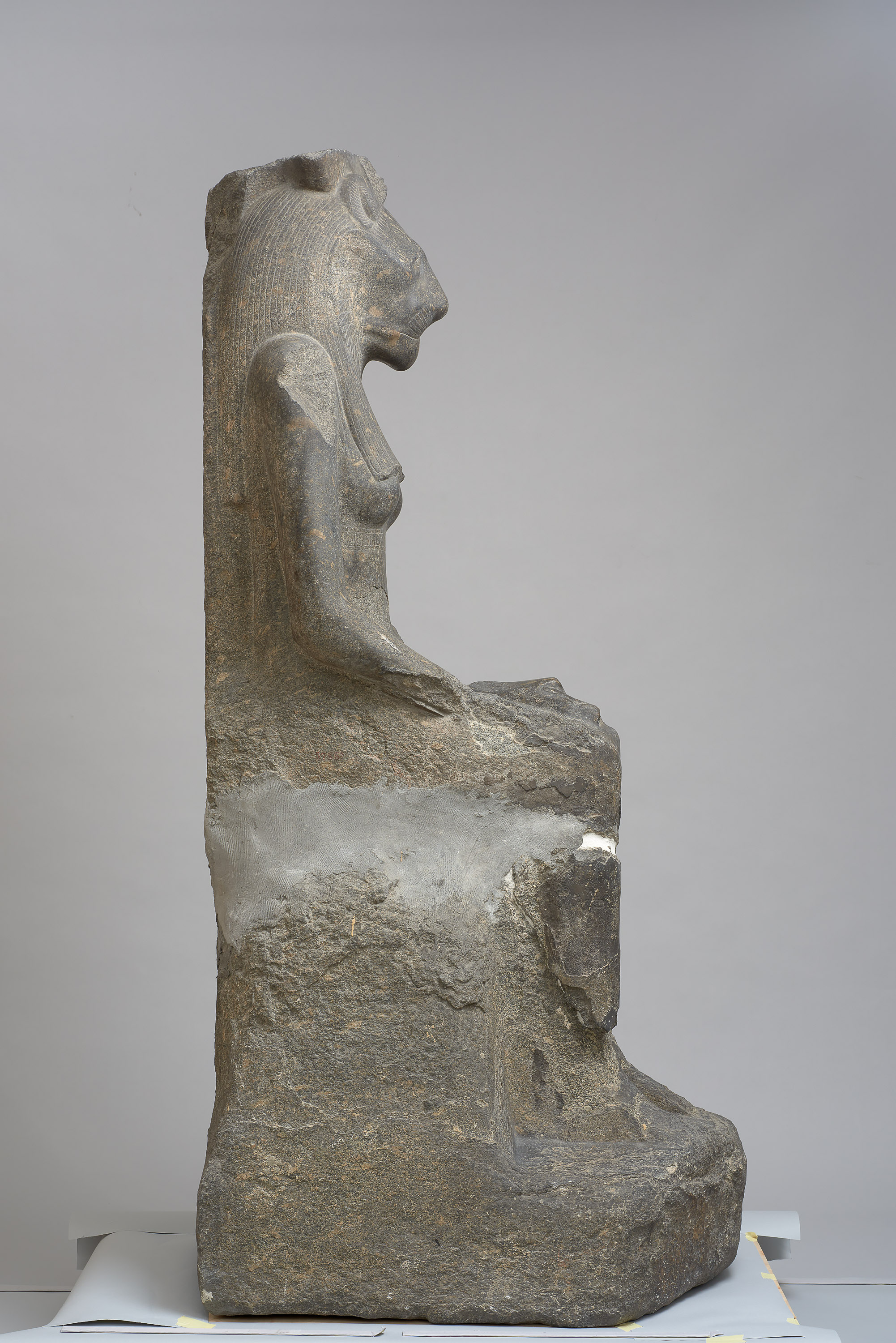 Sitzstatue der Göttin Sachmet
