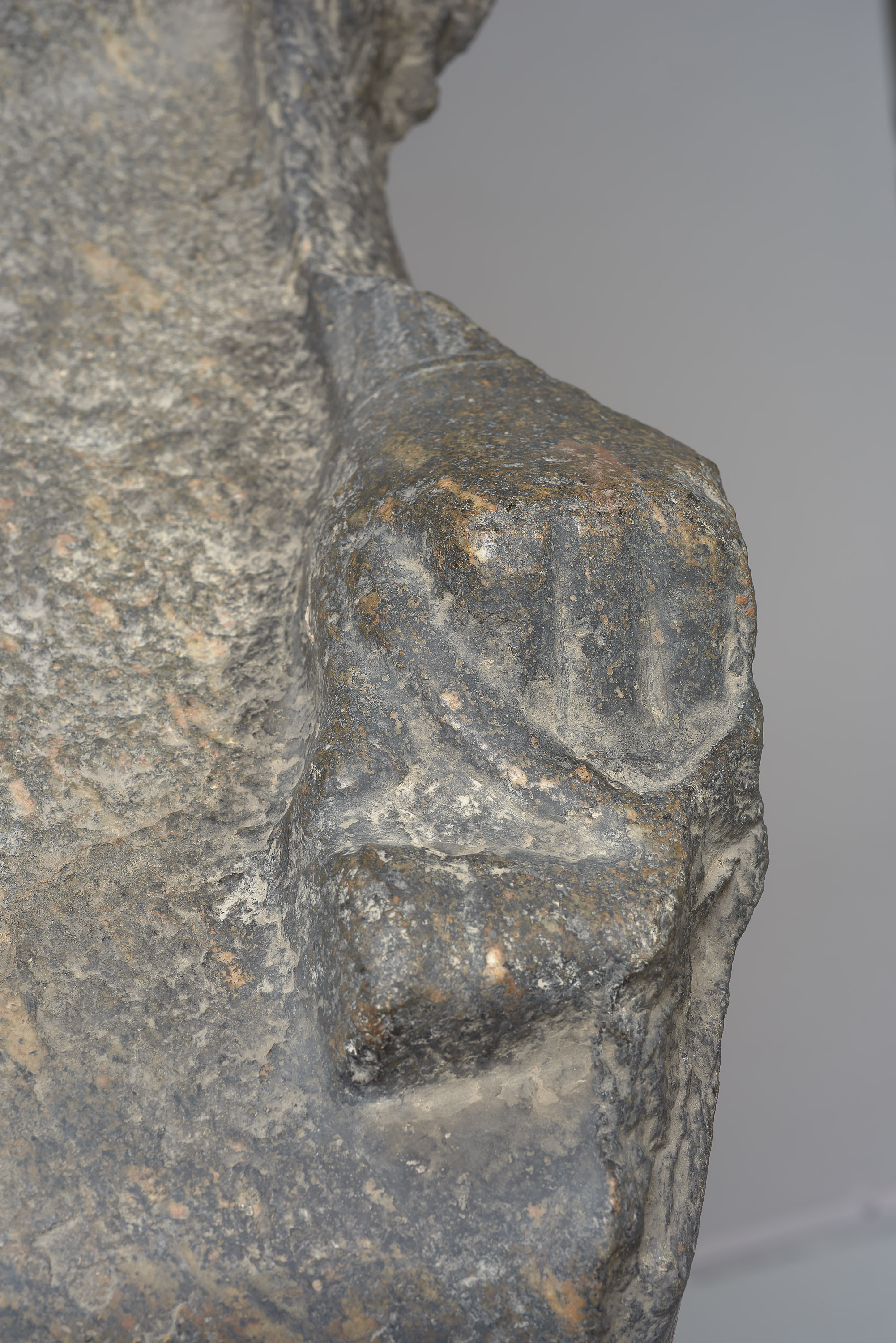Sitzstatue der Göttin Sachmet