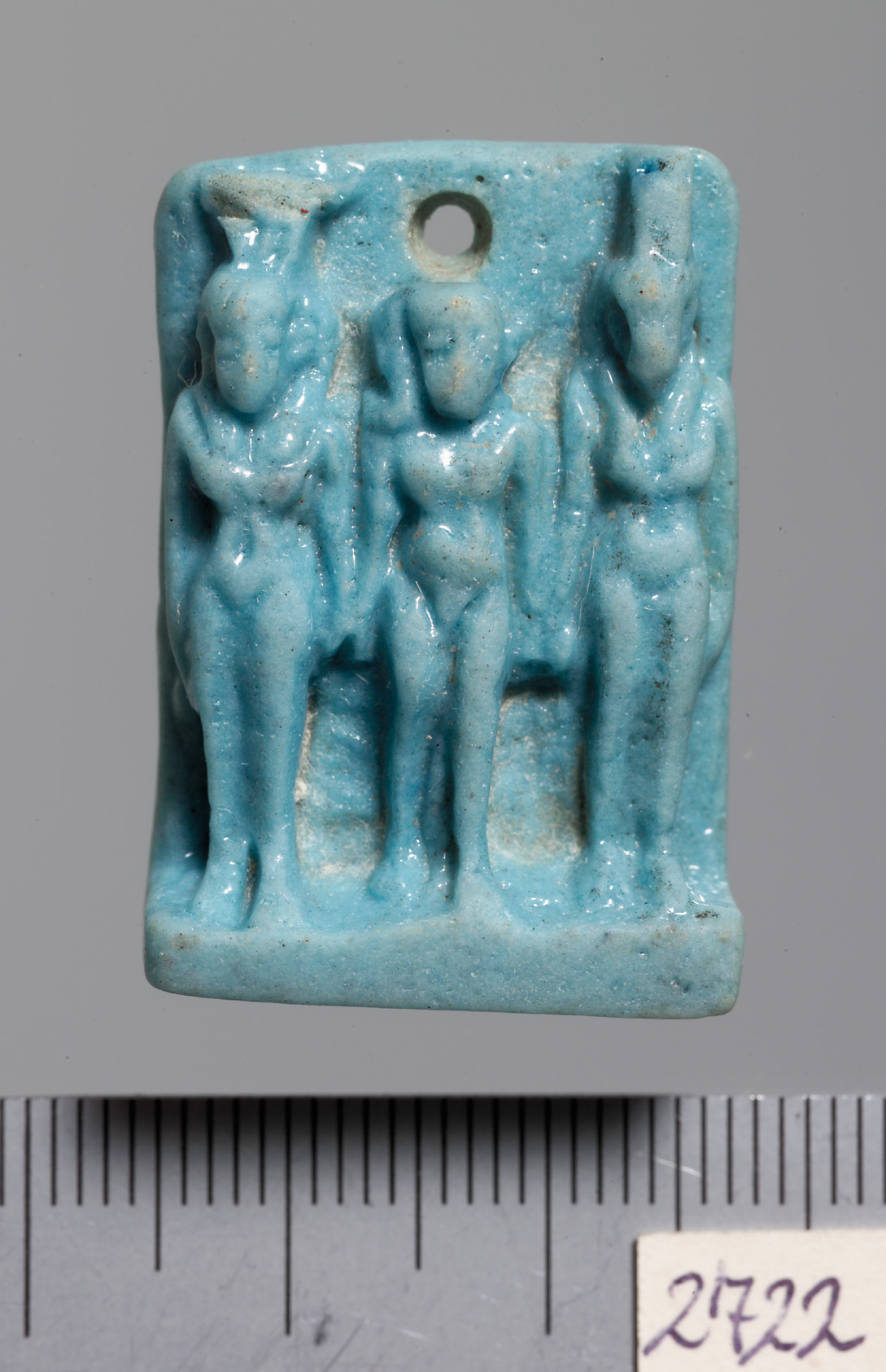 Triade mit Göttin Isis, Göttin Nephthys und Harpokrates
