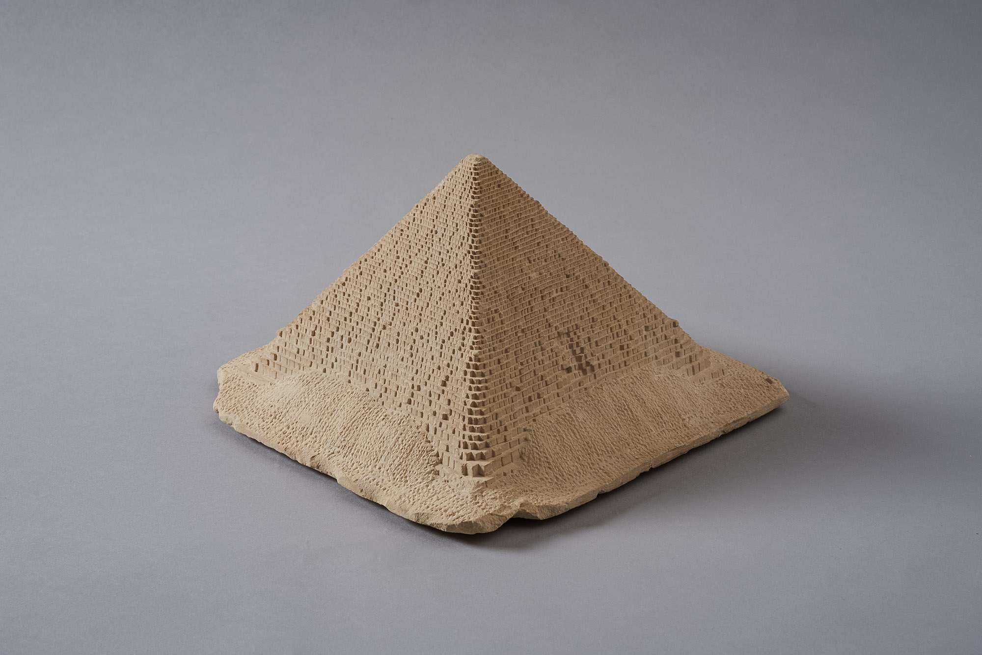 Modell der Cheops-Pyramide