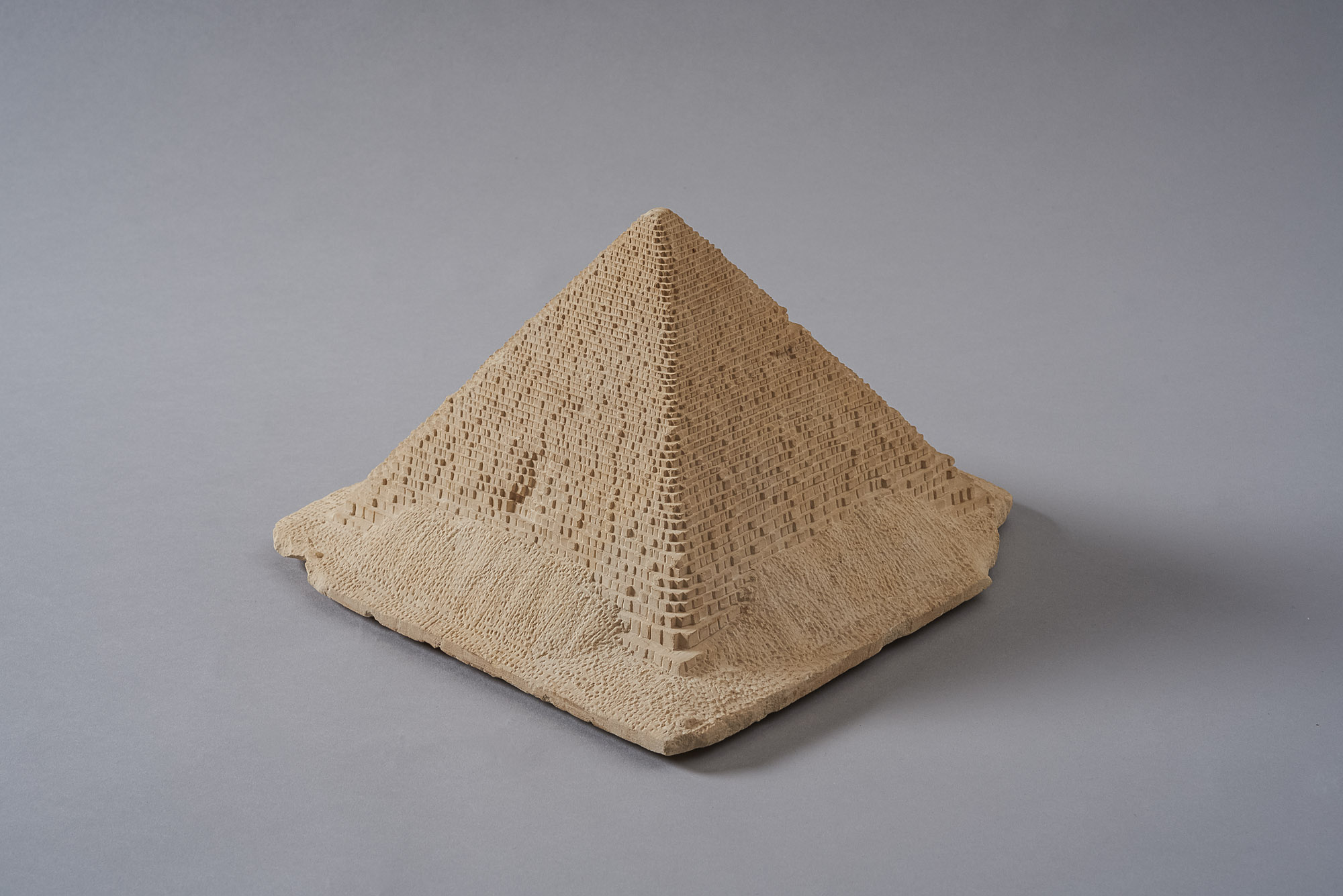 Modell der Cheops-Pyramide