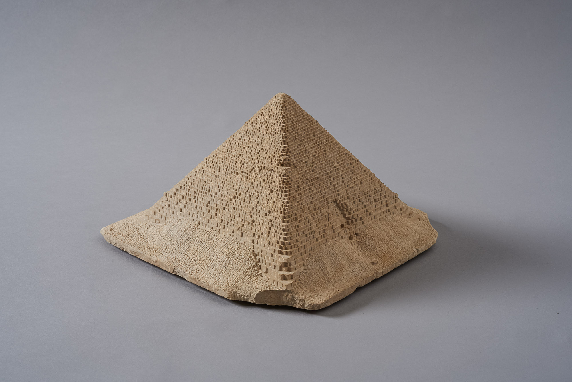 Modell der Cheops-Pyramide