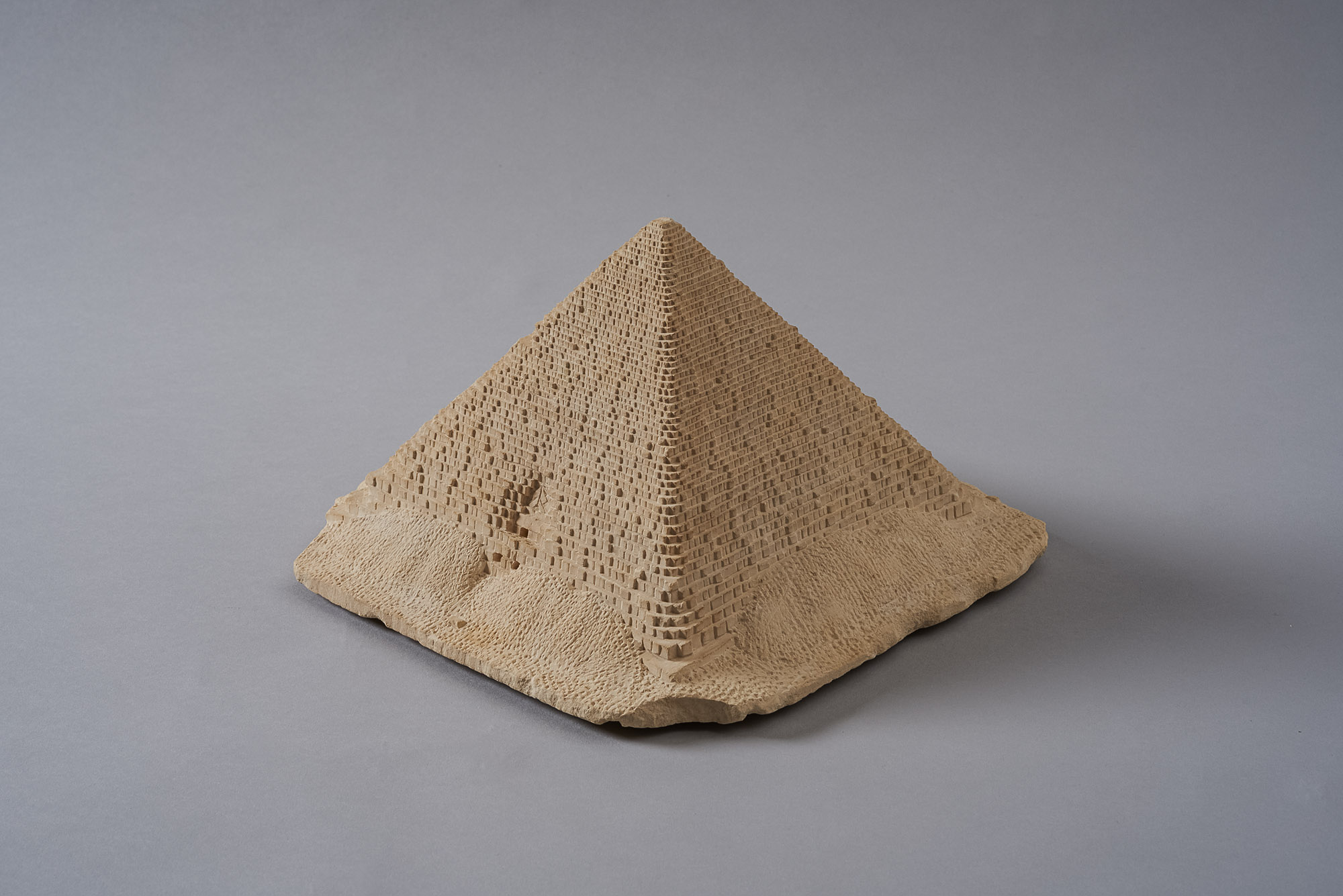 Modell der Cheops-Pyramide