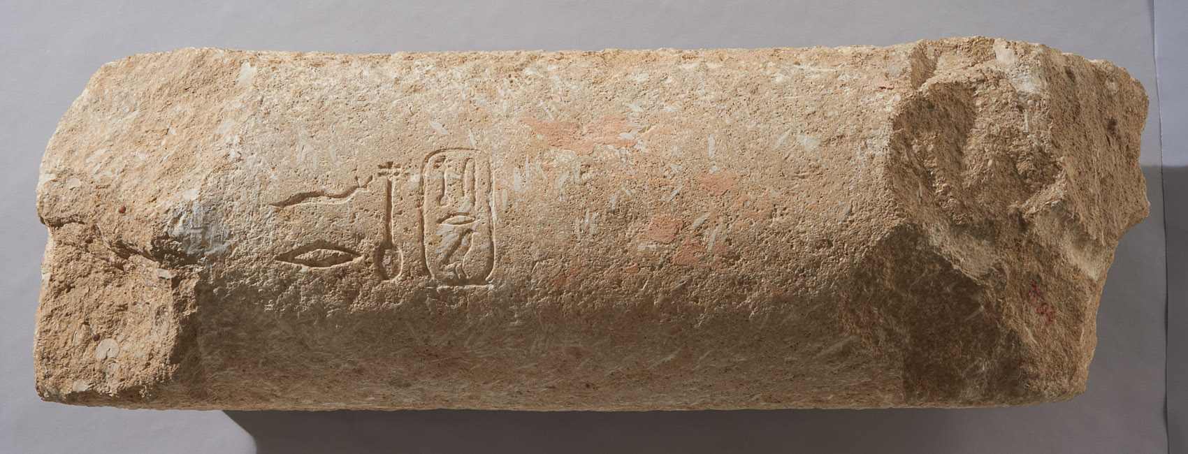 Rundbalken vom Eingang der Mastaba des Snofru-nefer