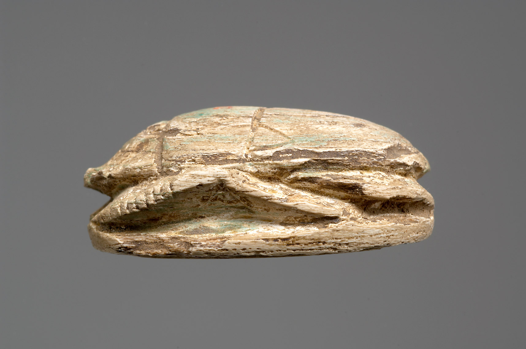 Skarabäus mit den Namen Amenophis' III. und der Königin Teje