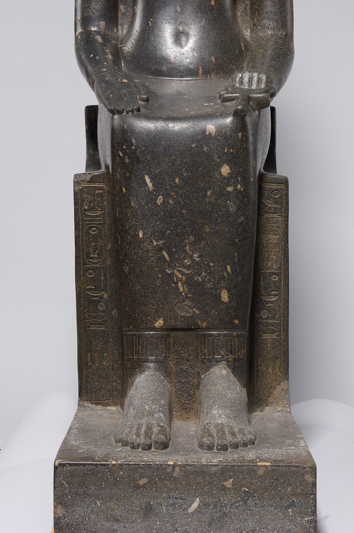 Sitzstatue der Göttin Sachmet