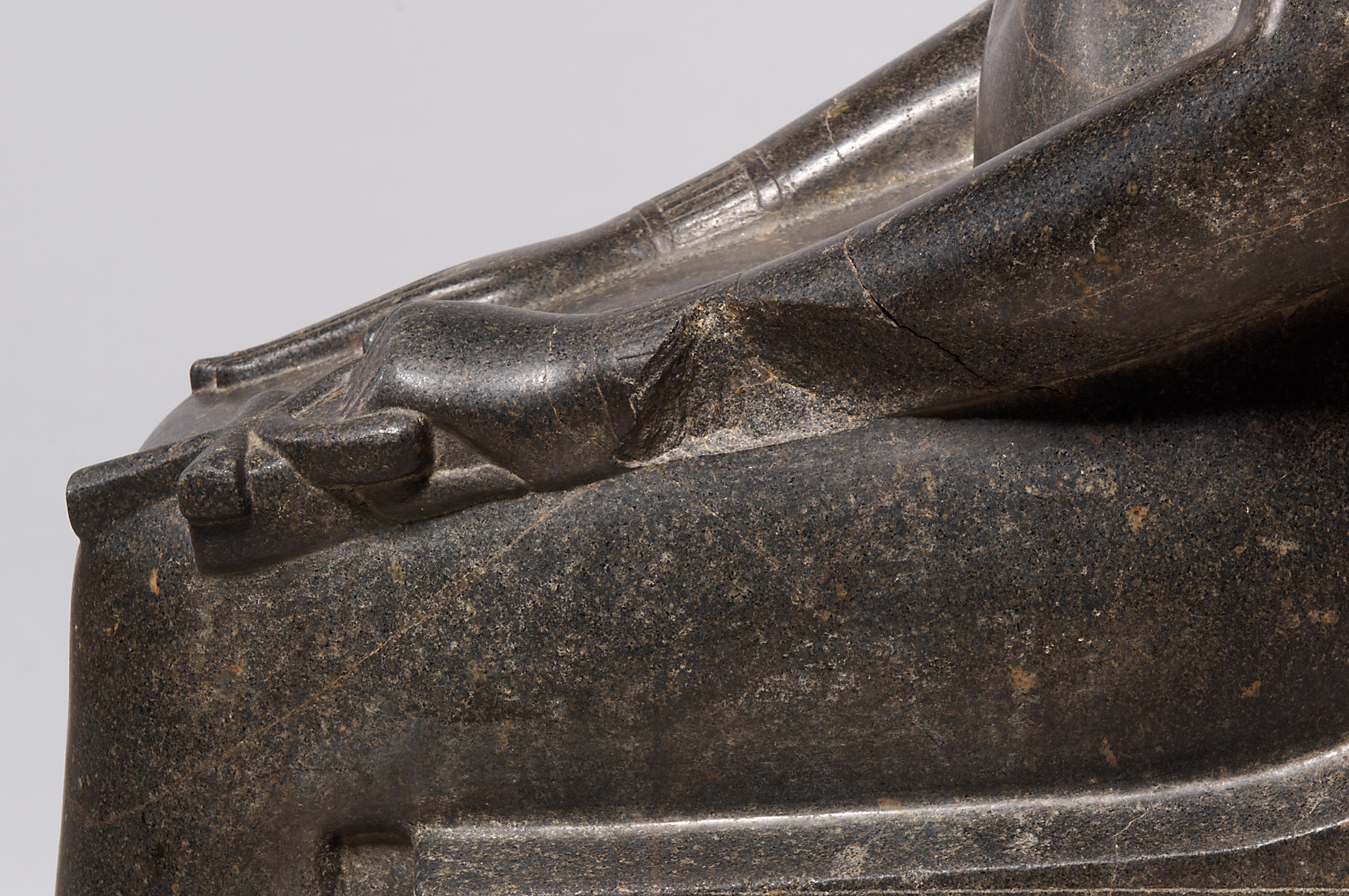 Sitzstatue der Göttin Sachmet