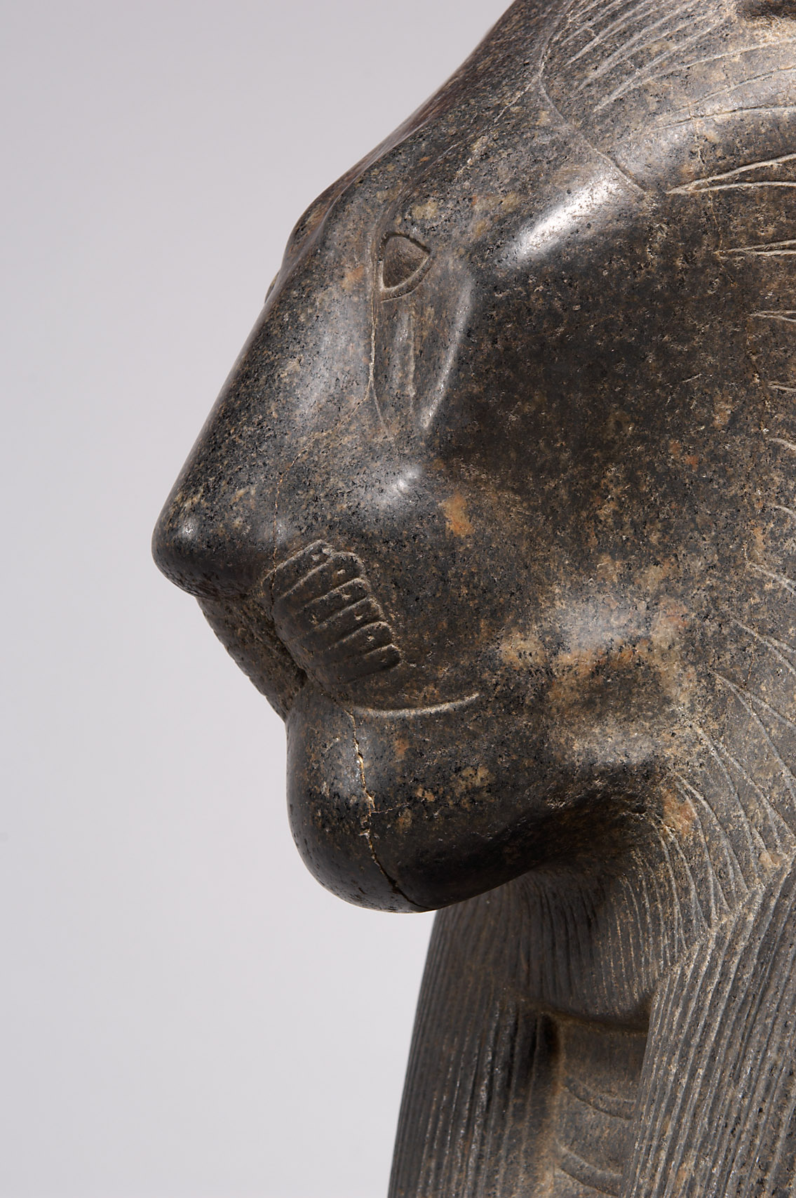 Sitzstatue der Göttin Sachmet