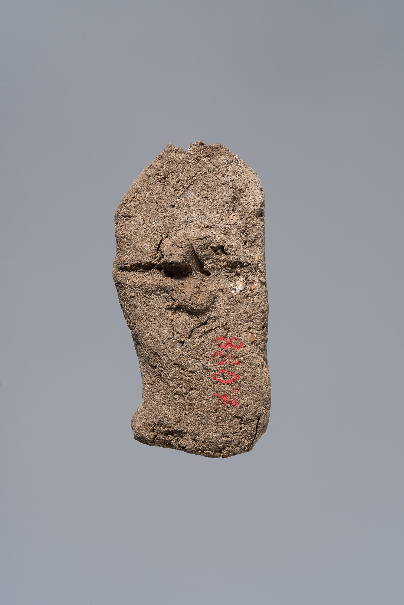 Ächtungsfigur mit Aufschrift