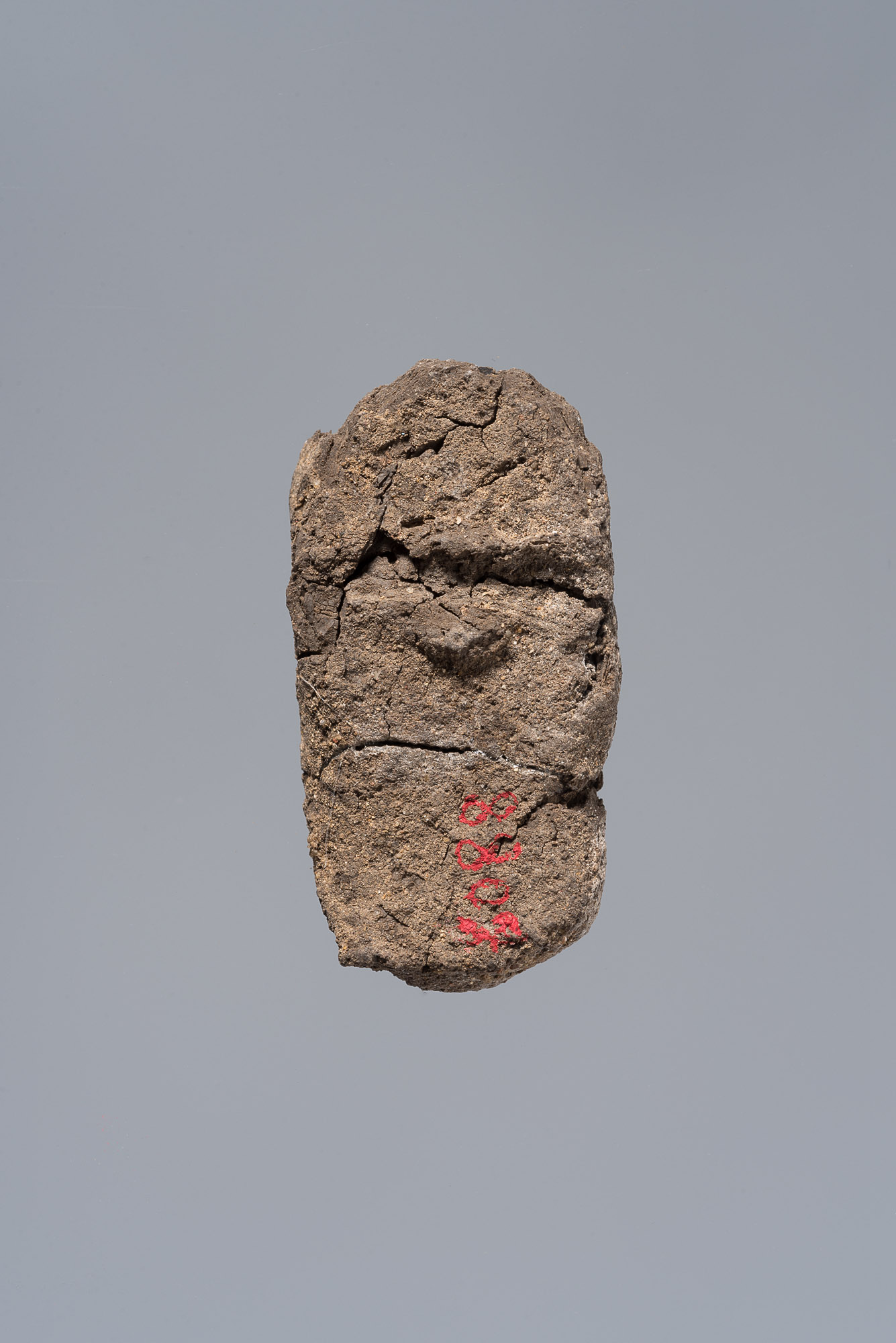 Ächtungsfigur mit Aufschrift