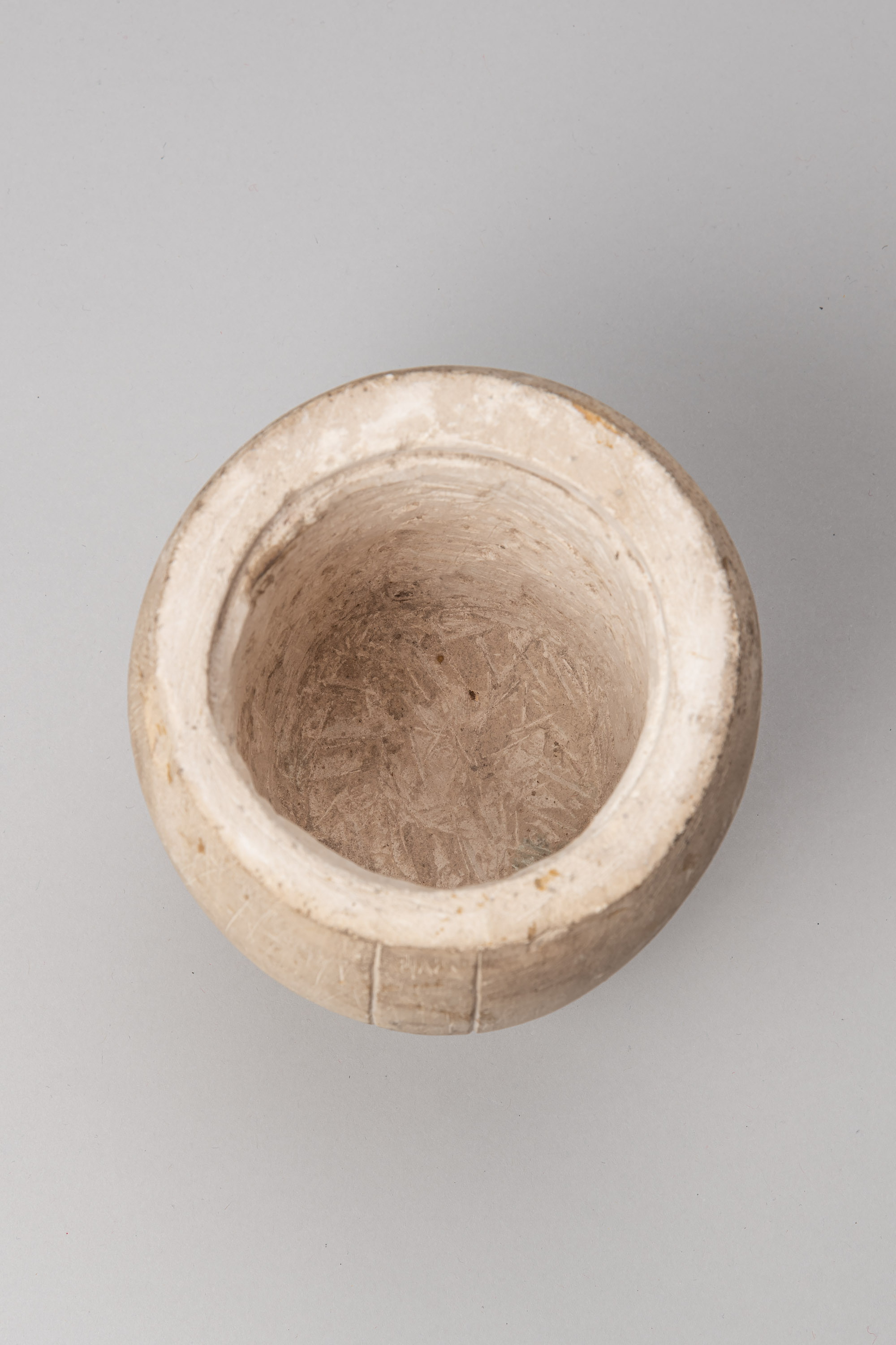 Kanope mit Deckel in Form eines Falkenkopfes