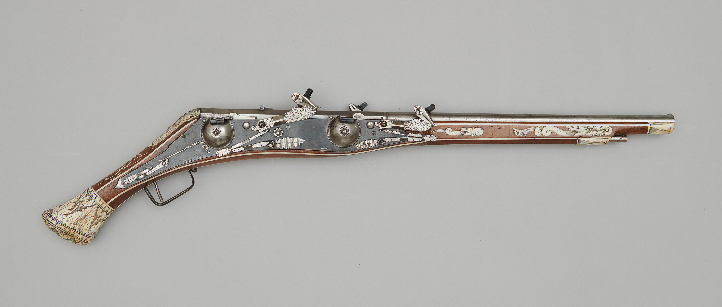 Lange Pistole mit drei Radschlössern (Faustrohr)