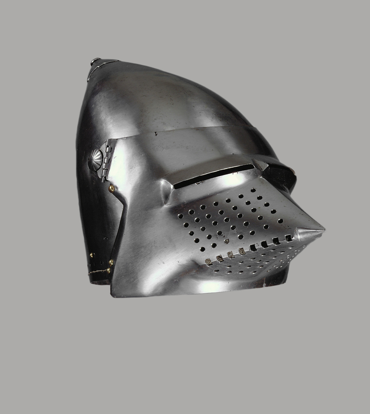 Beckenhaube mit spitzem Visier