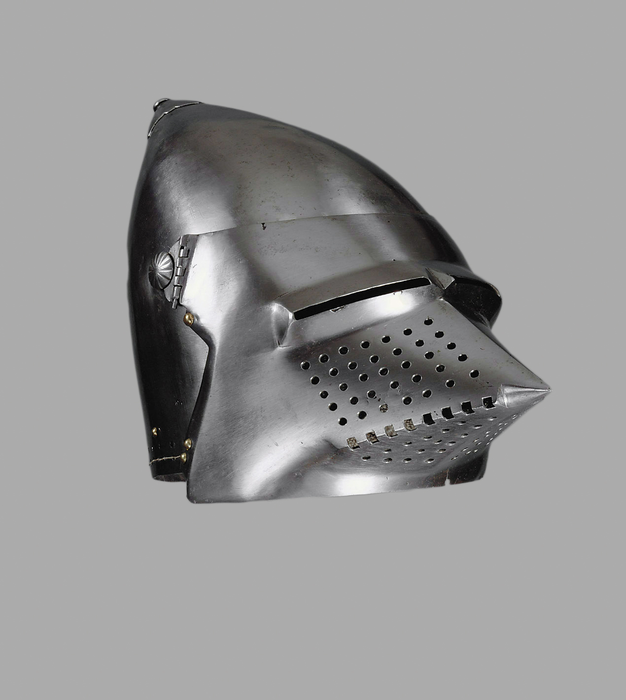 Beckenhaube mit spitzem Visier