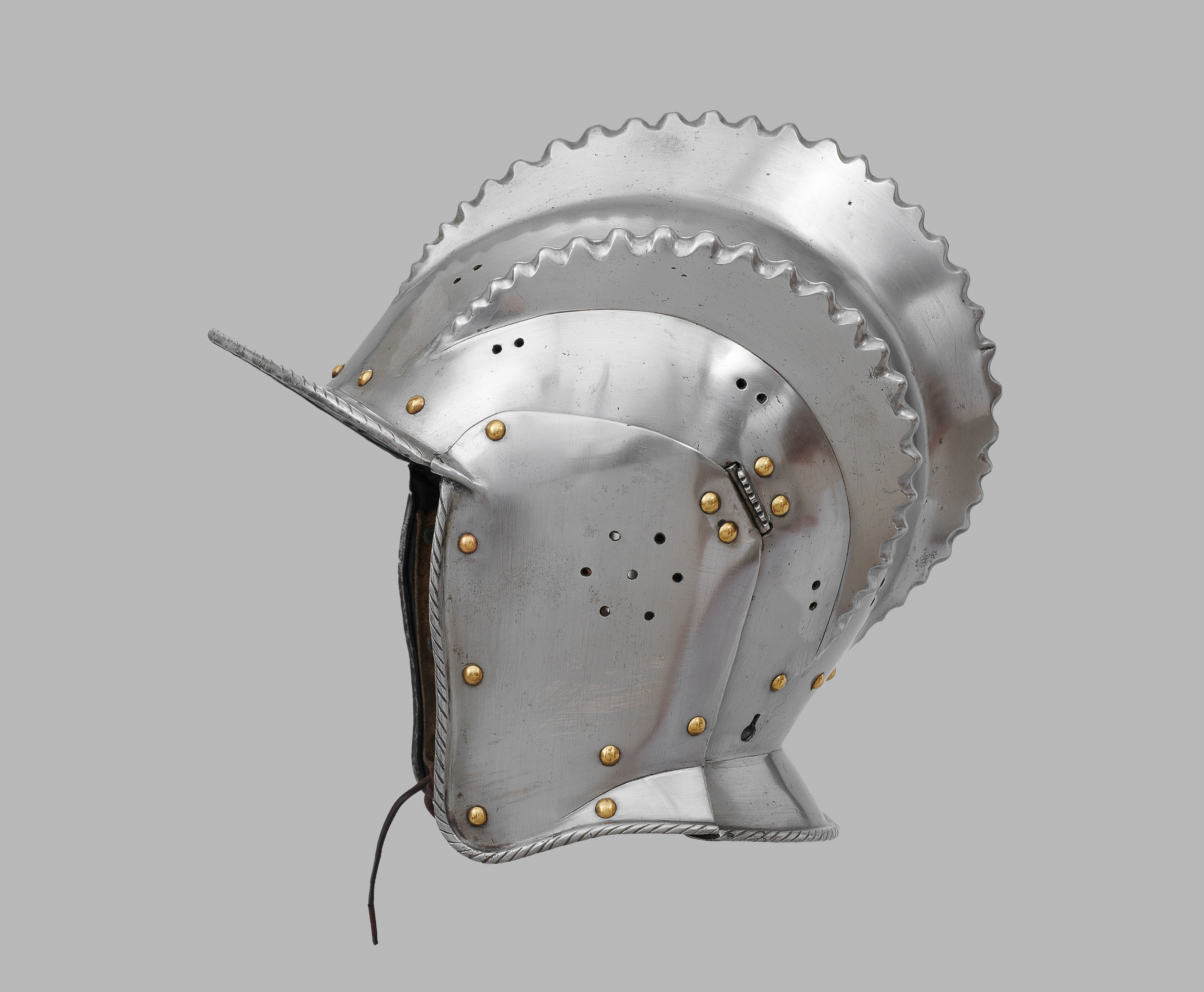 Dreikammige Sturmhaube