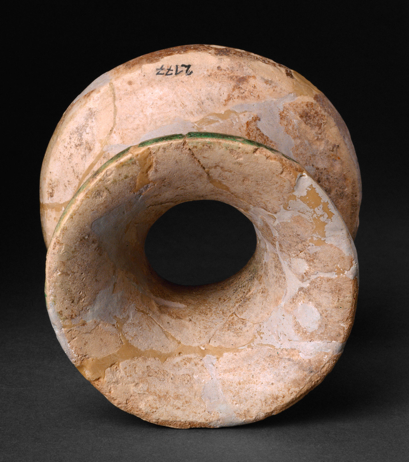 Hoher, schmaler Ringständer