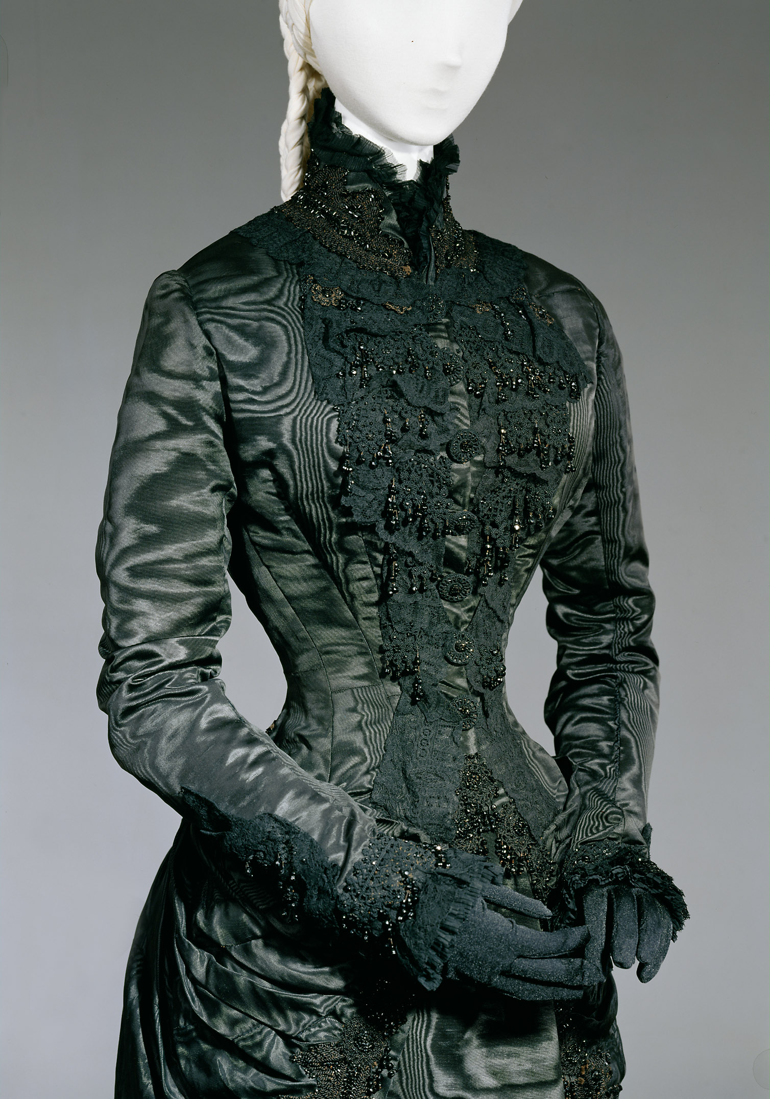 Schwarzes Hofkleid der Kaiserin Elisabeth