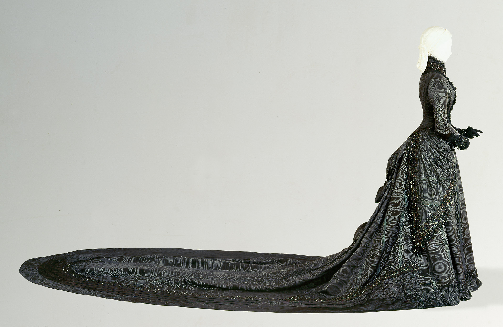 Schwarzes Hofkleid der Kaiserin Elisabeth