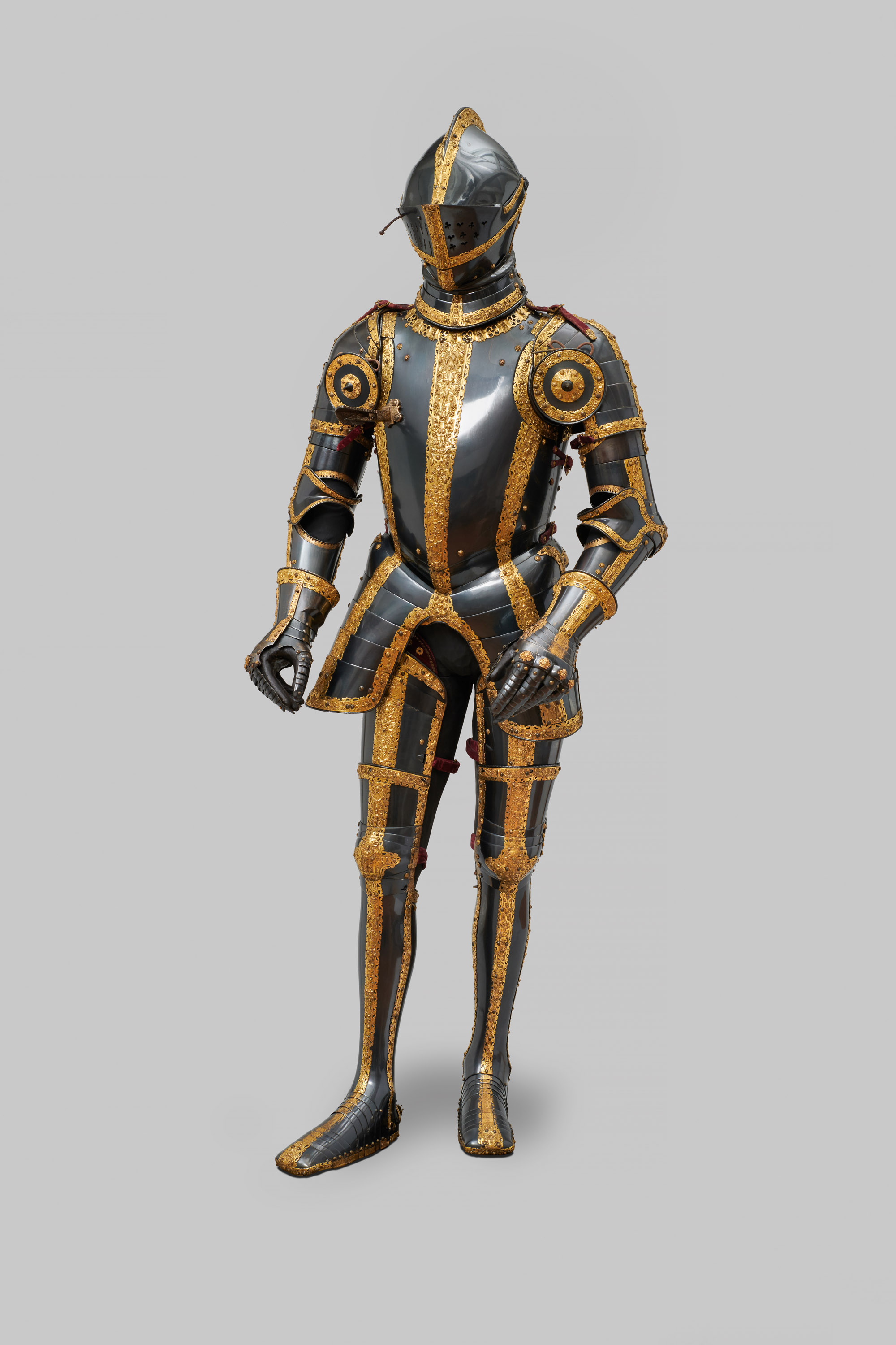 Field armour from the Gold-and-blue Garniture