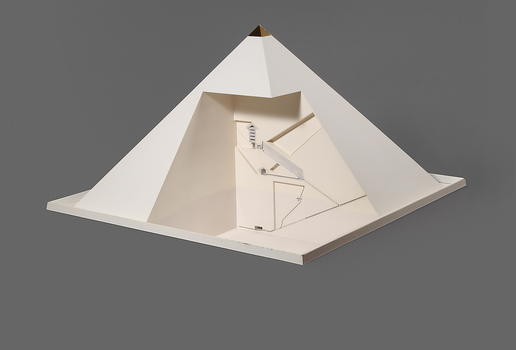 Modell der Cheops-Pyramide