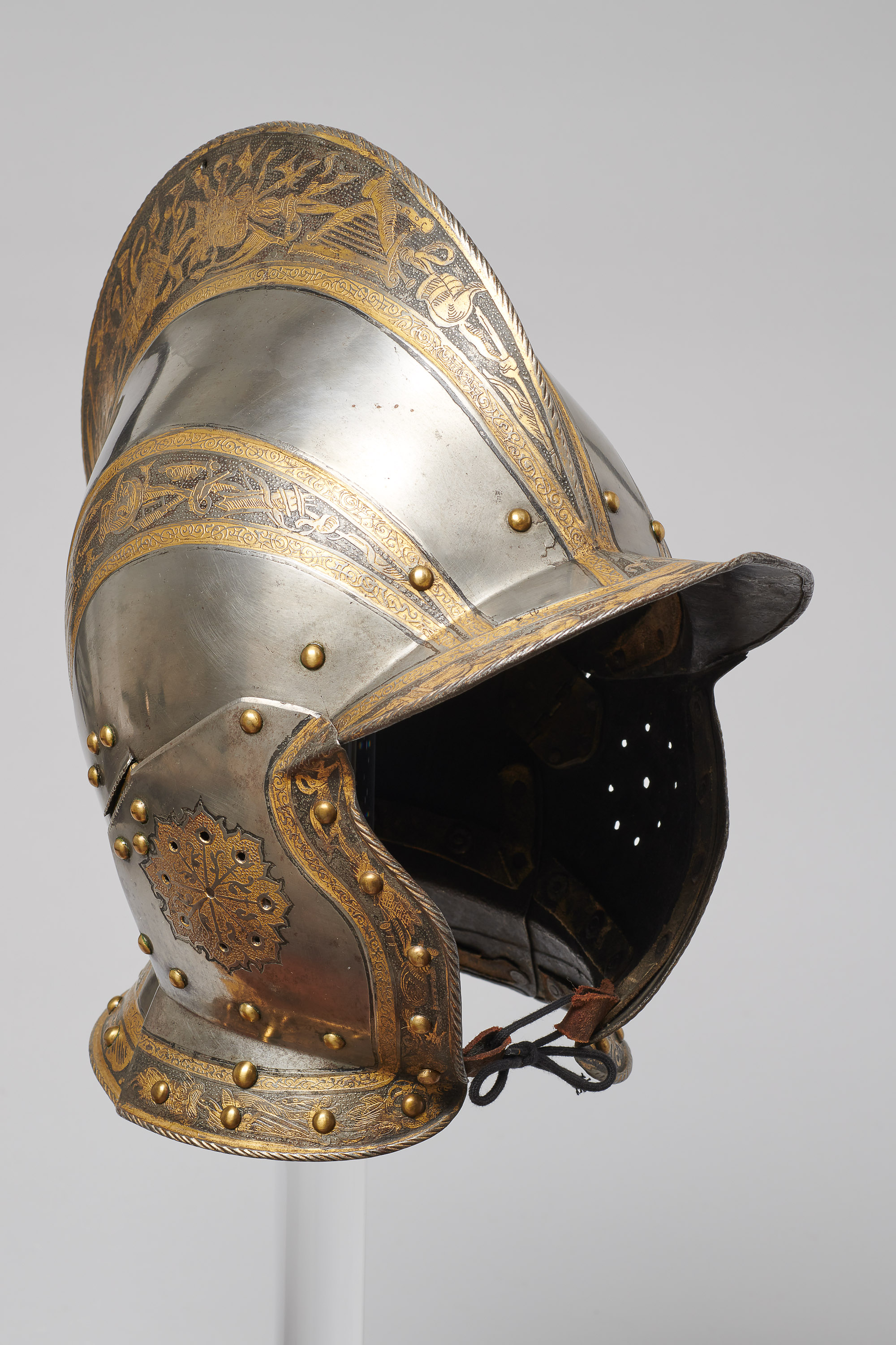 Sturmhaube der Trophäengarnitur