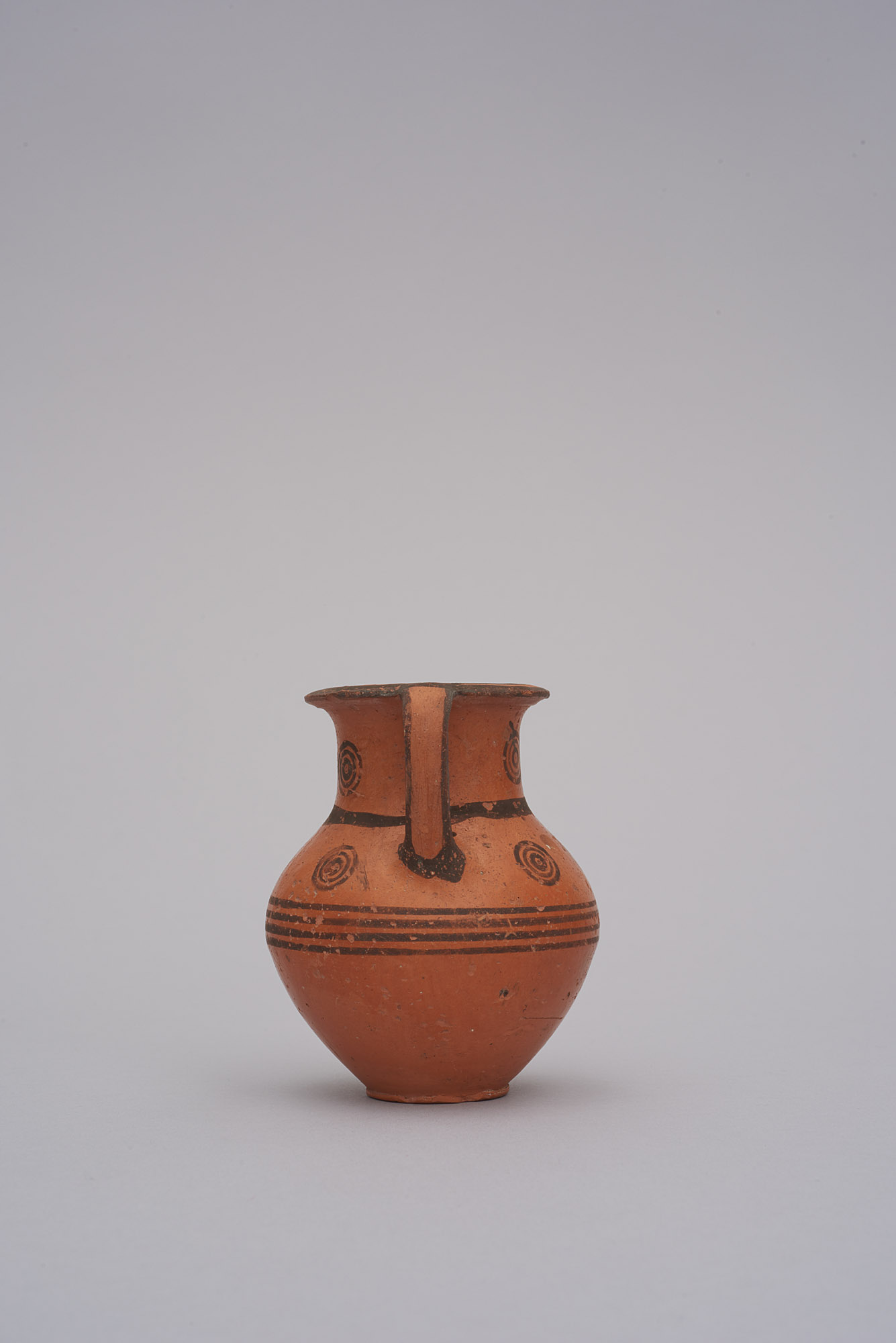 Amphoriskos der Black on red II (IV) Ware