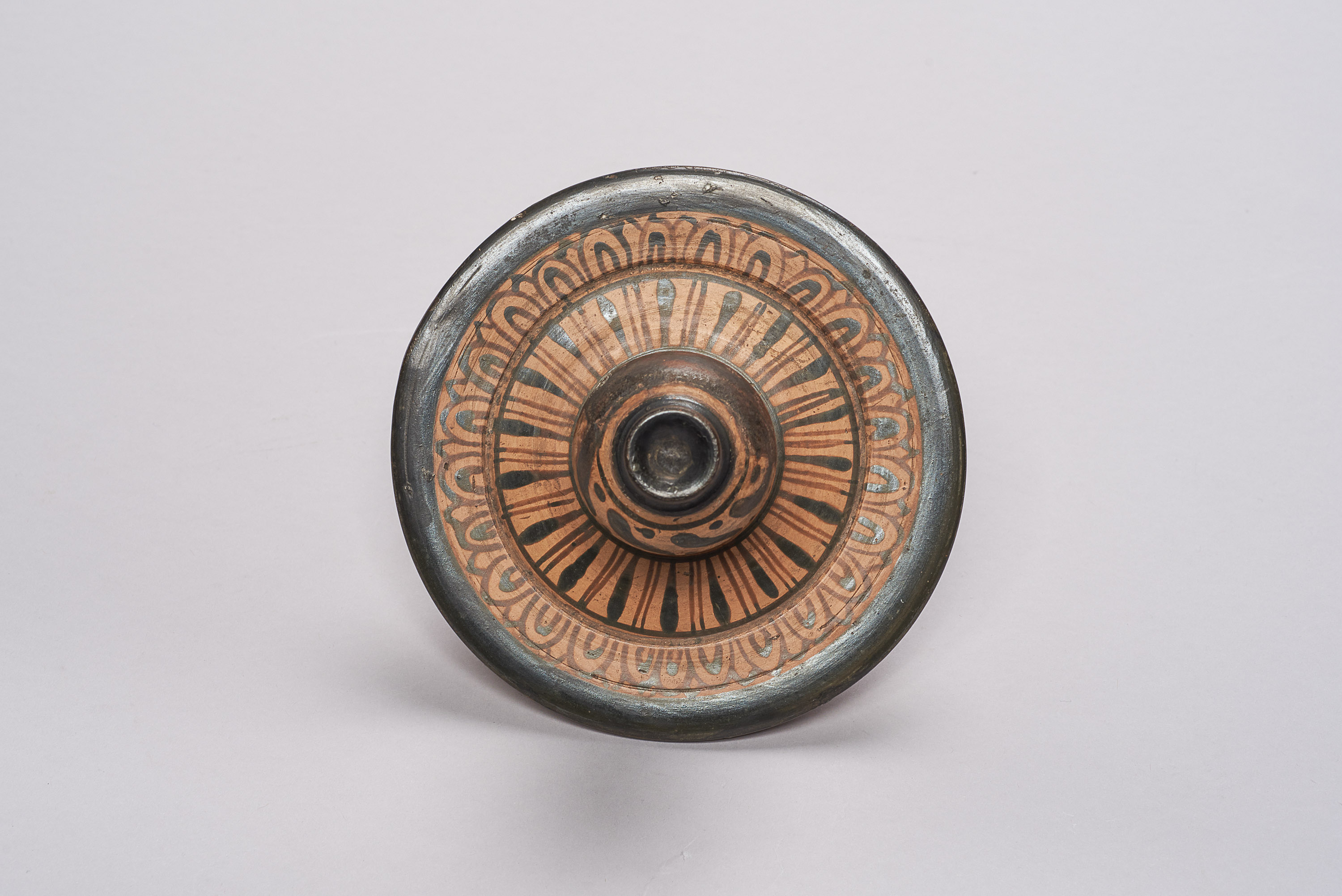Halsamphora mit Deckel: Satyrn und Mänaden // Mädchen mit Tympanon