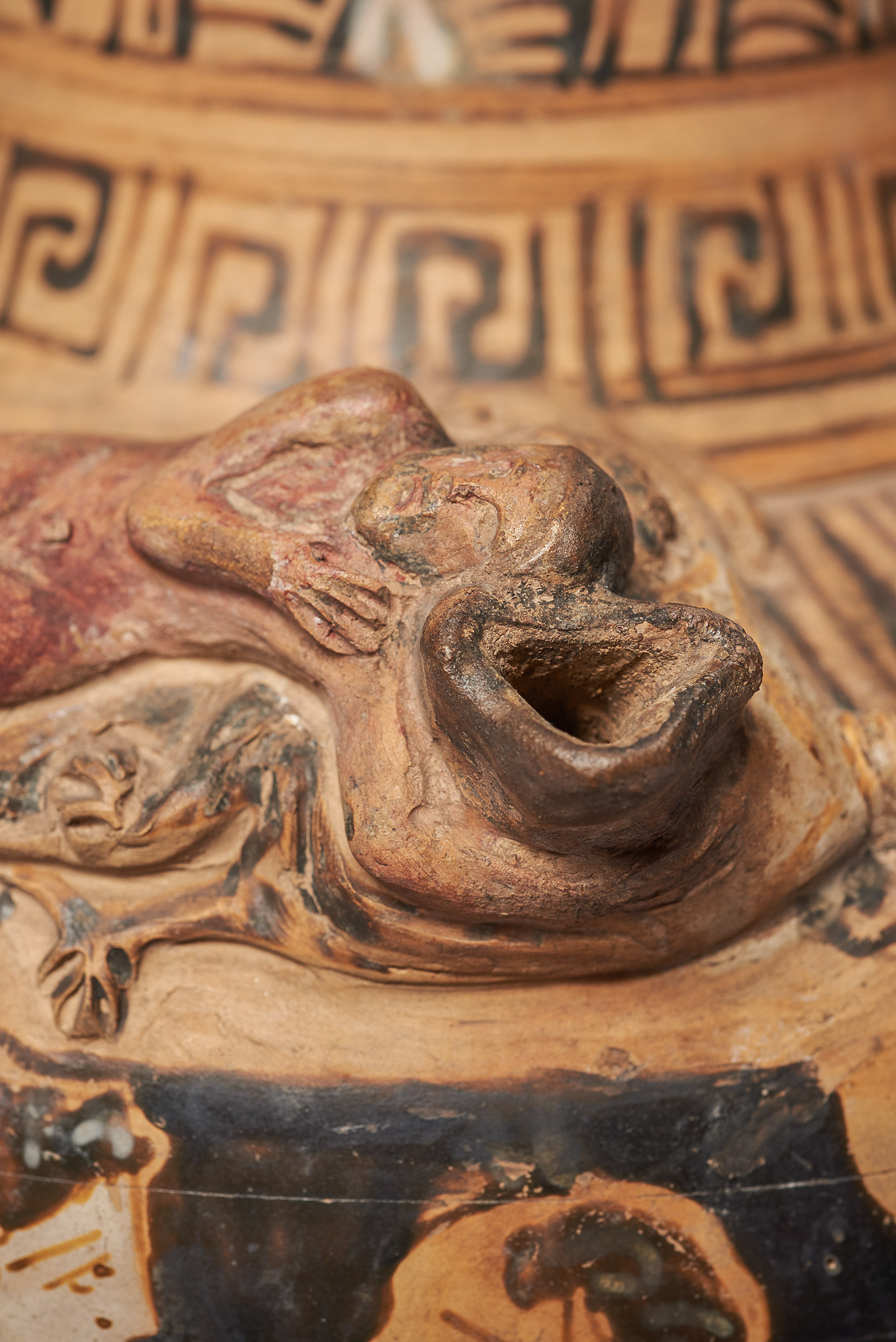 Halsamphora mit Deckel: Satyrn und Mänaden // Mädchen mit Tympanon