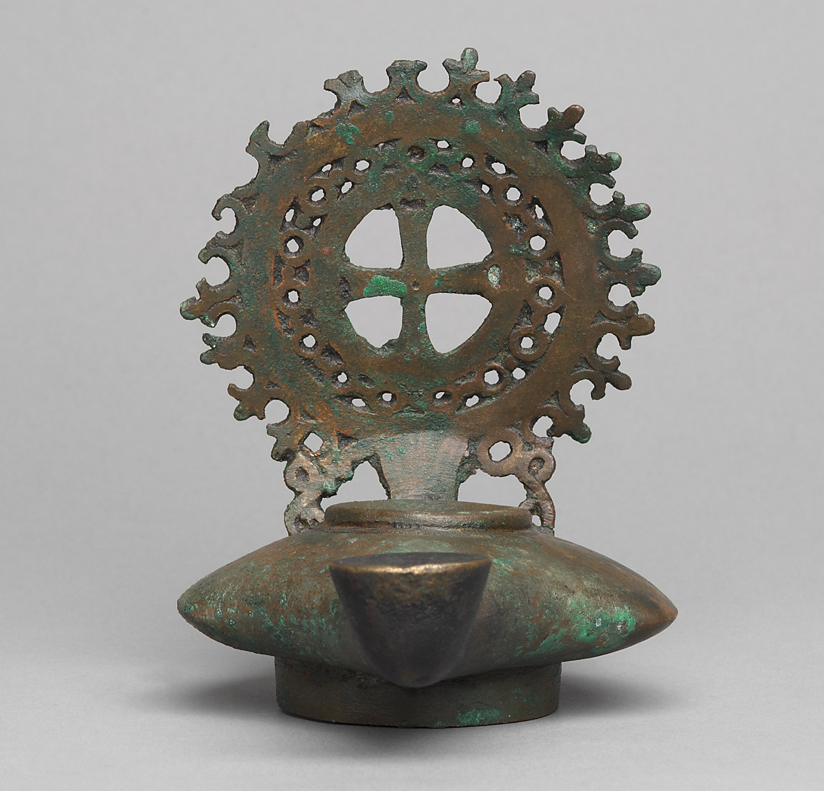 Lampe mit Scheibenkreuz