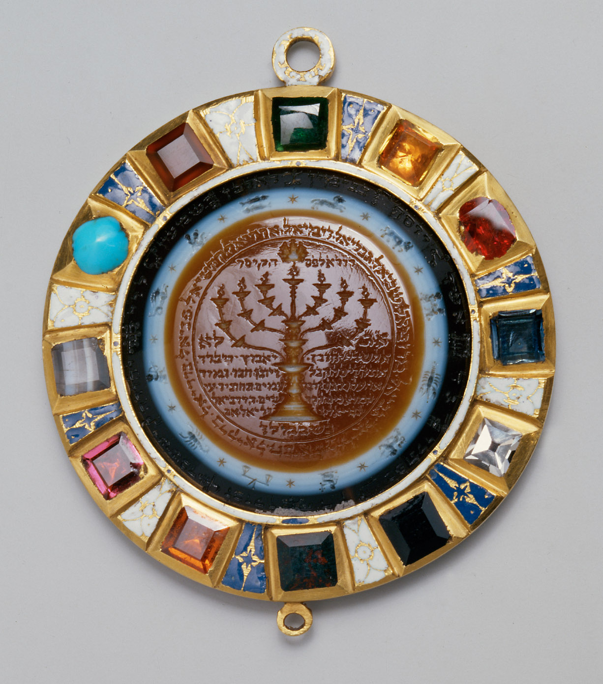Amulett in Form eines Choshen (Brustplatte d. jüdischen Hohepriesters)