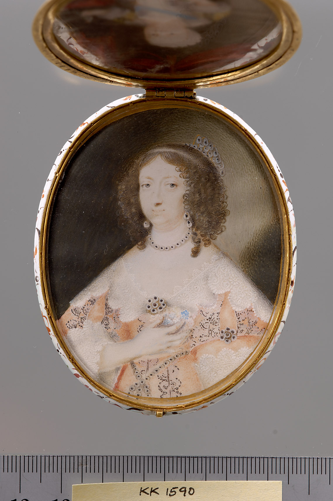 Medaillonkapsel mit Porträts der Anna von Österreich und ihres Sohnes Ludwig